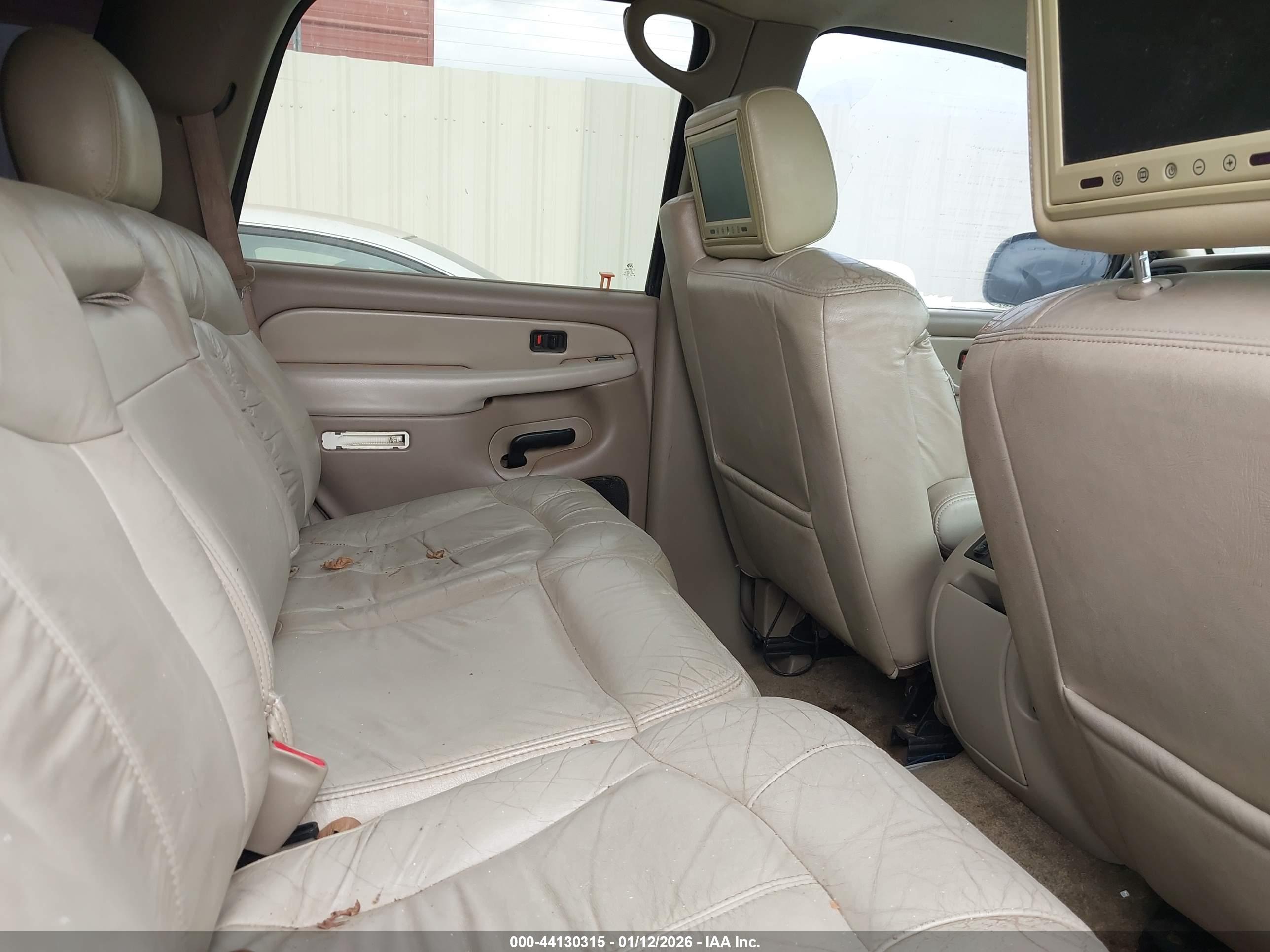 CHEVROLET TAHOE image 8