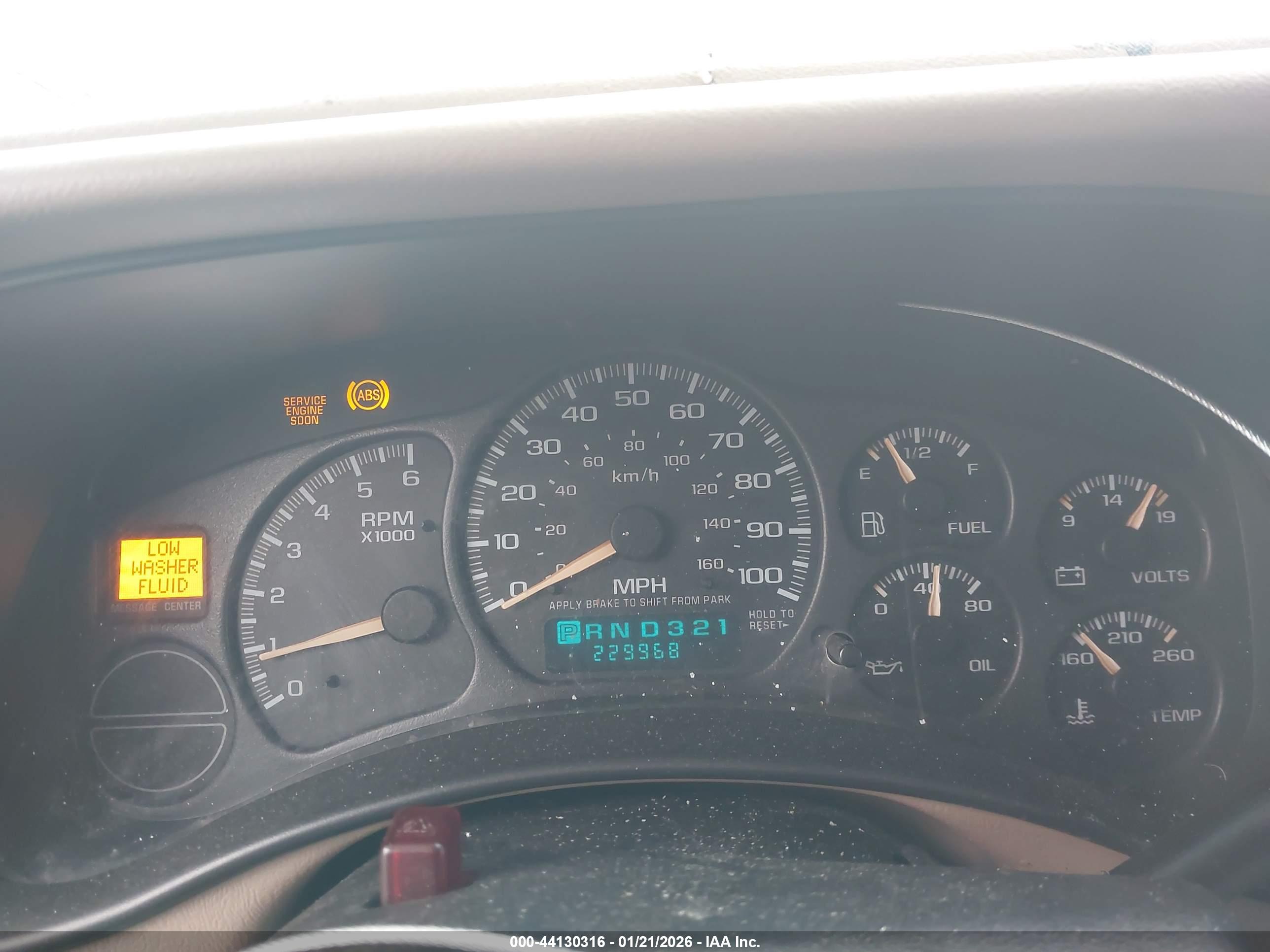CHEVROLET SUBURBAN image 7