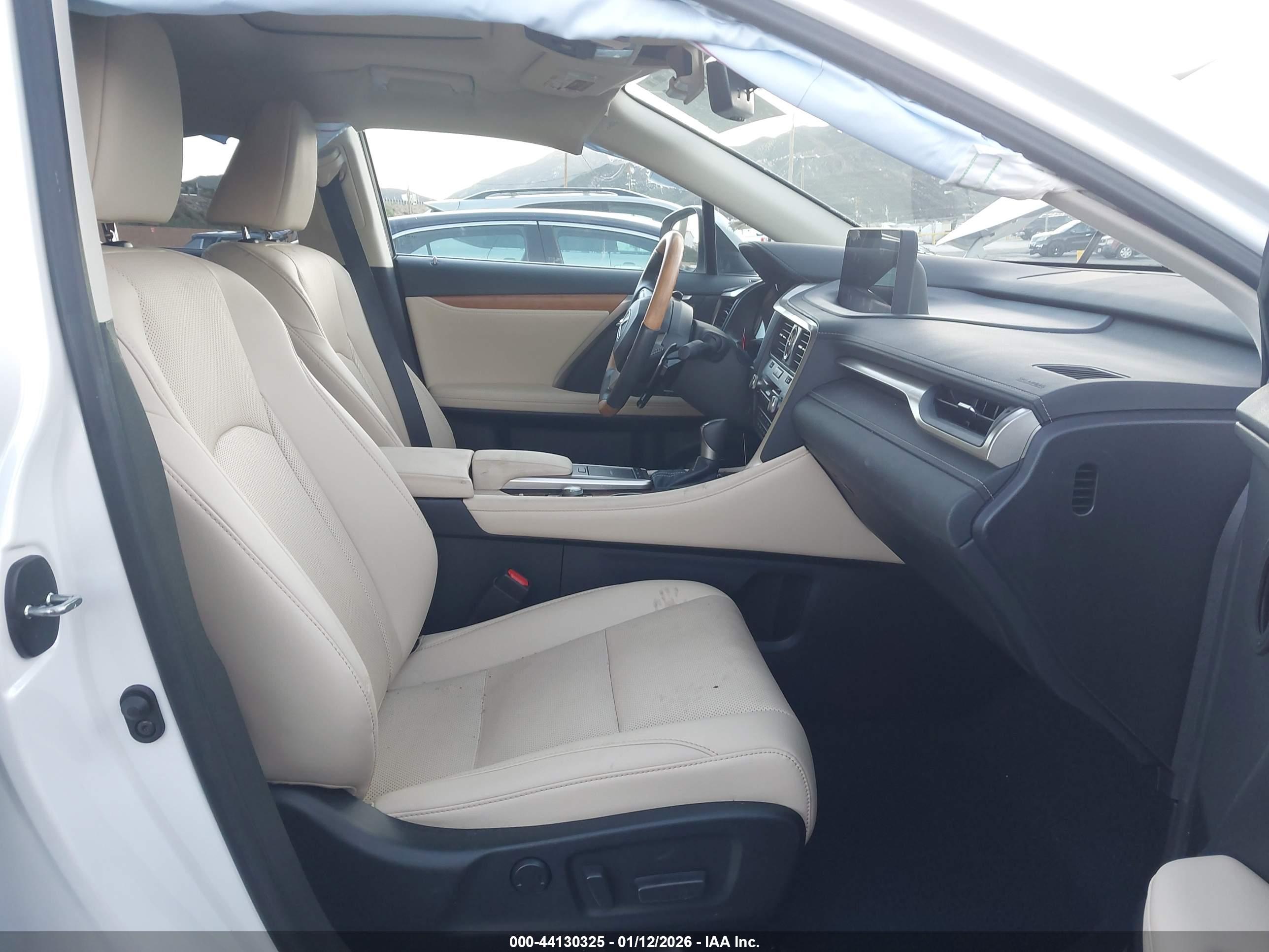 LEXUS RX image 5