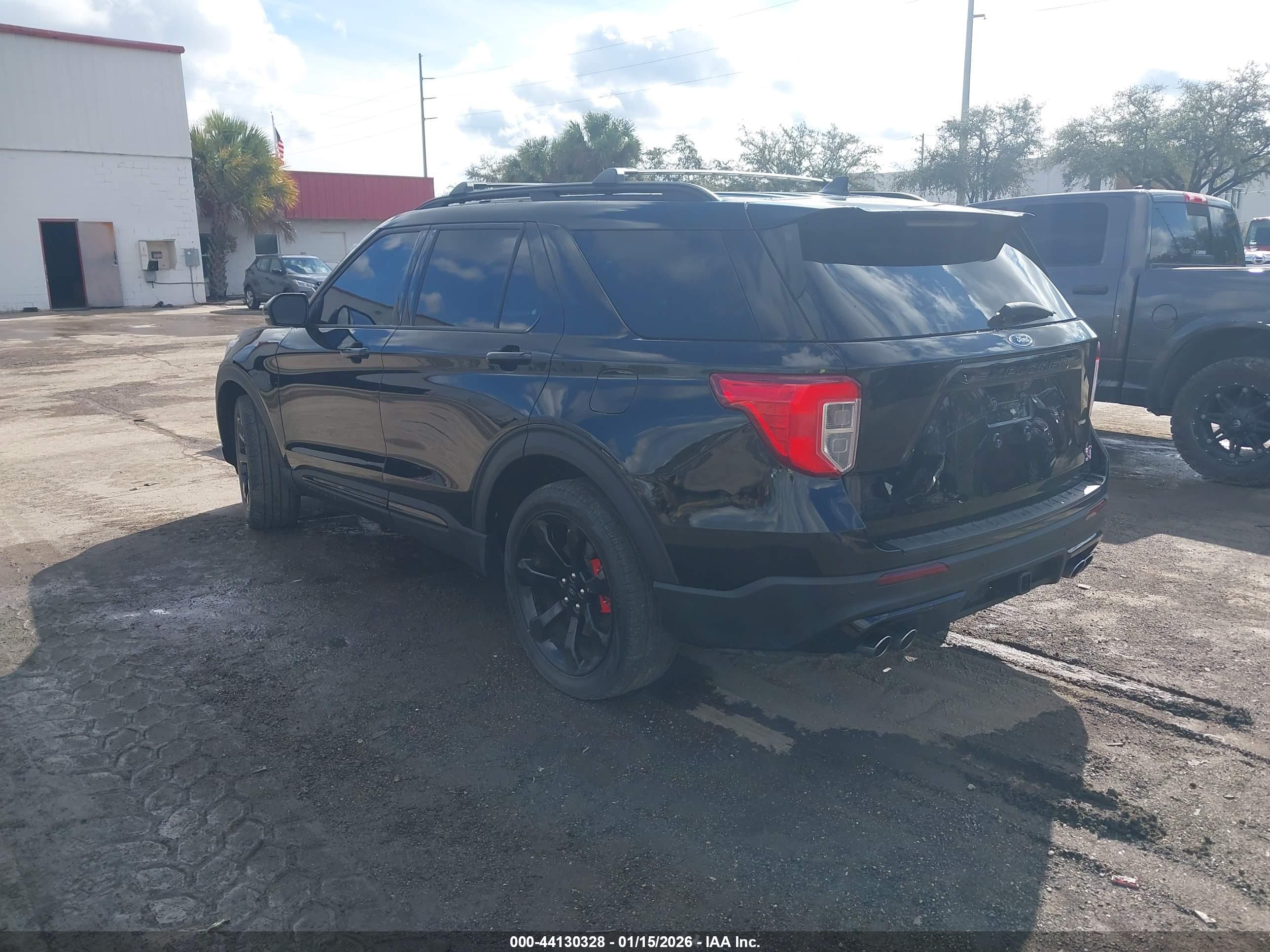 FORD EXPLORER image 3