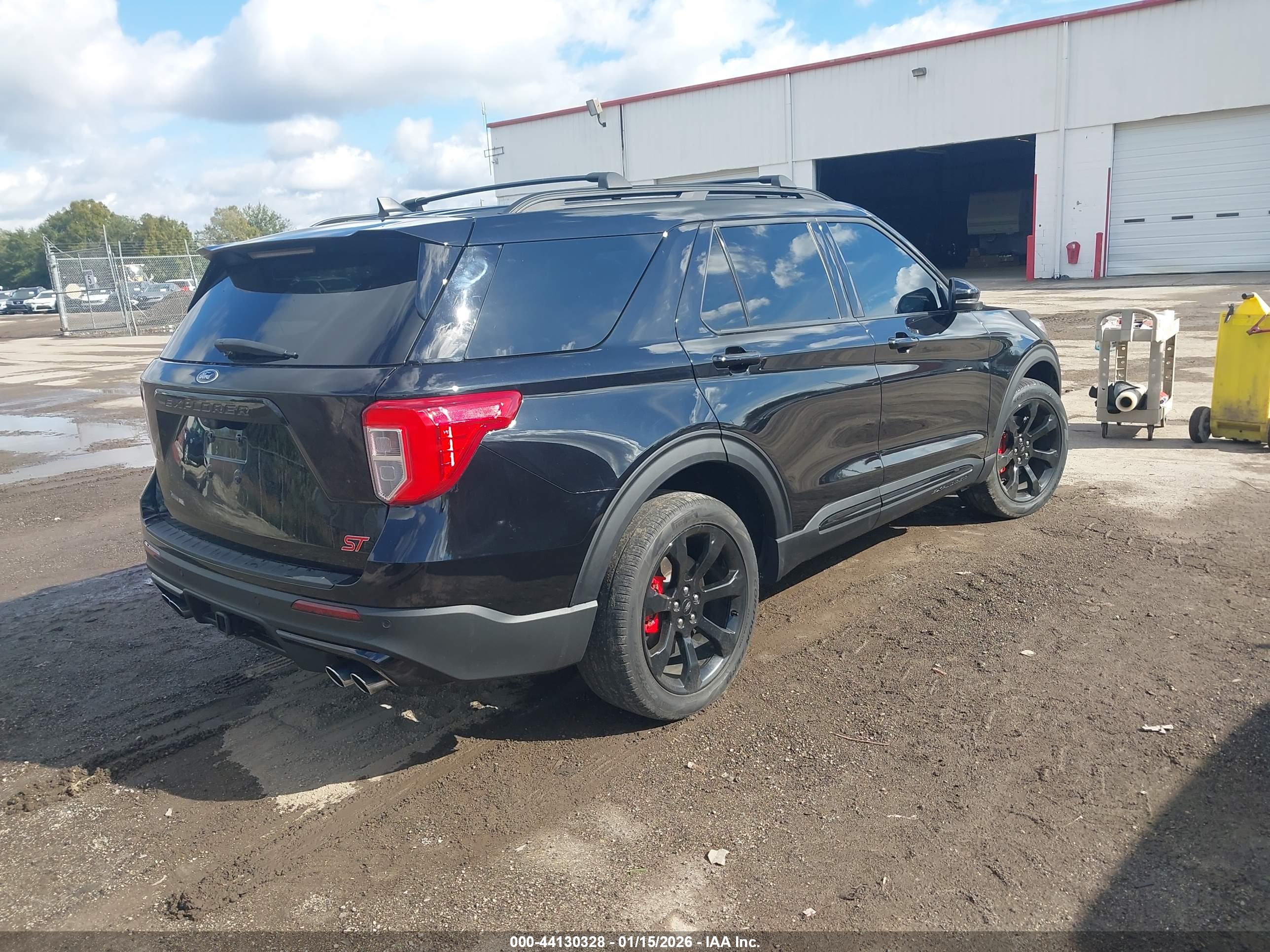 FORD EXPLORER image 4