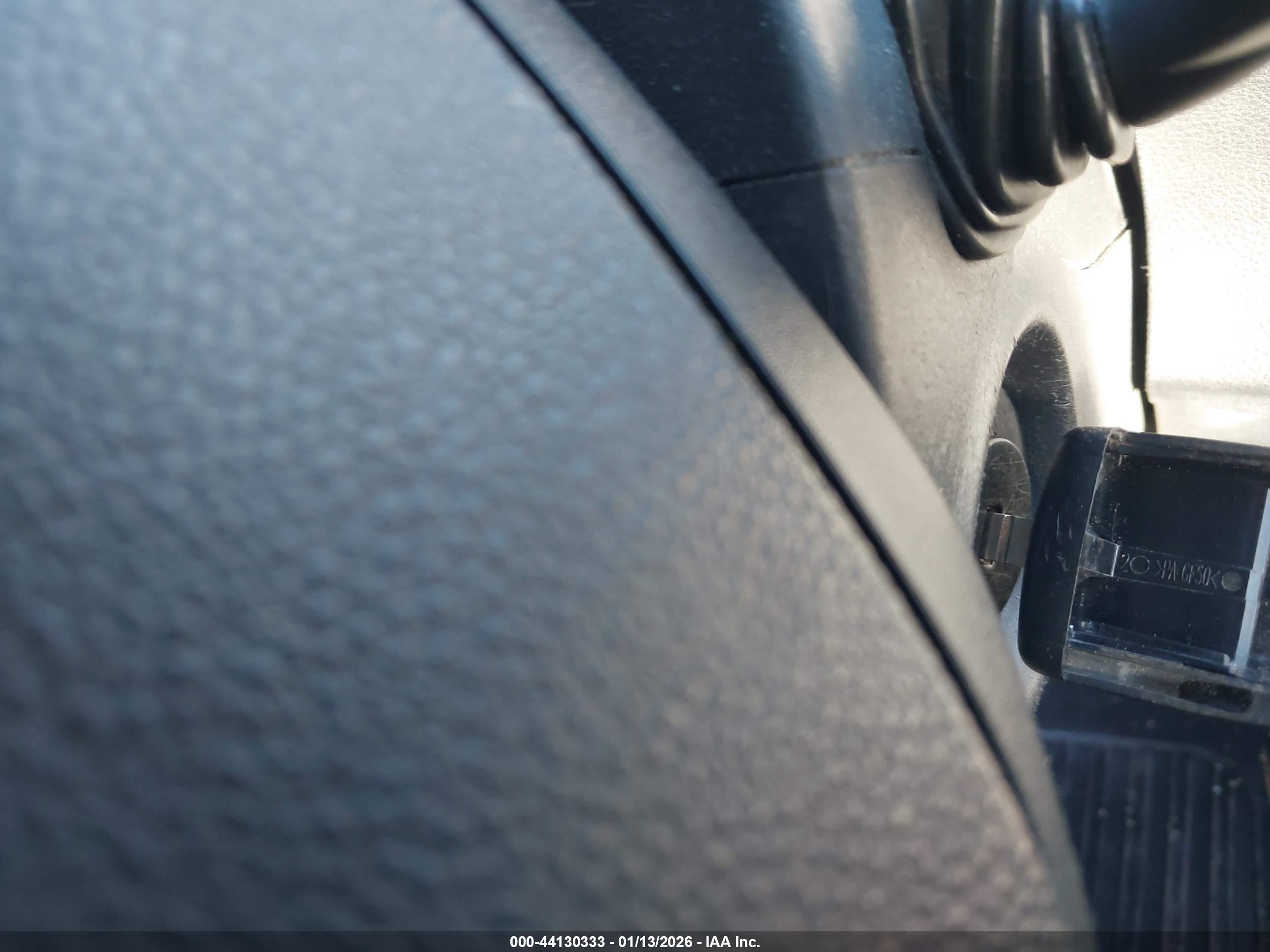 PONTIAC G8 image 11