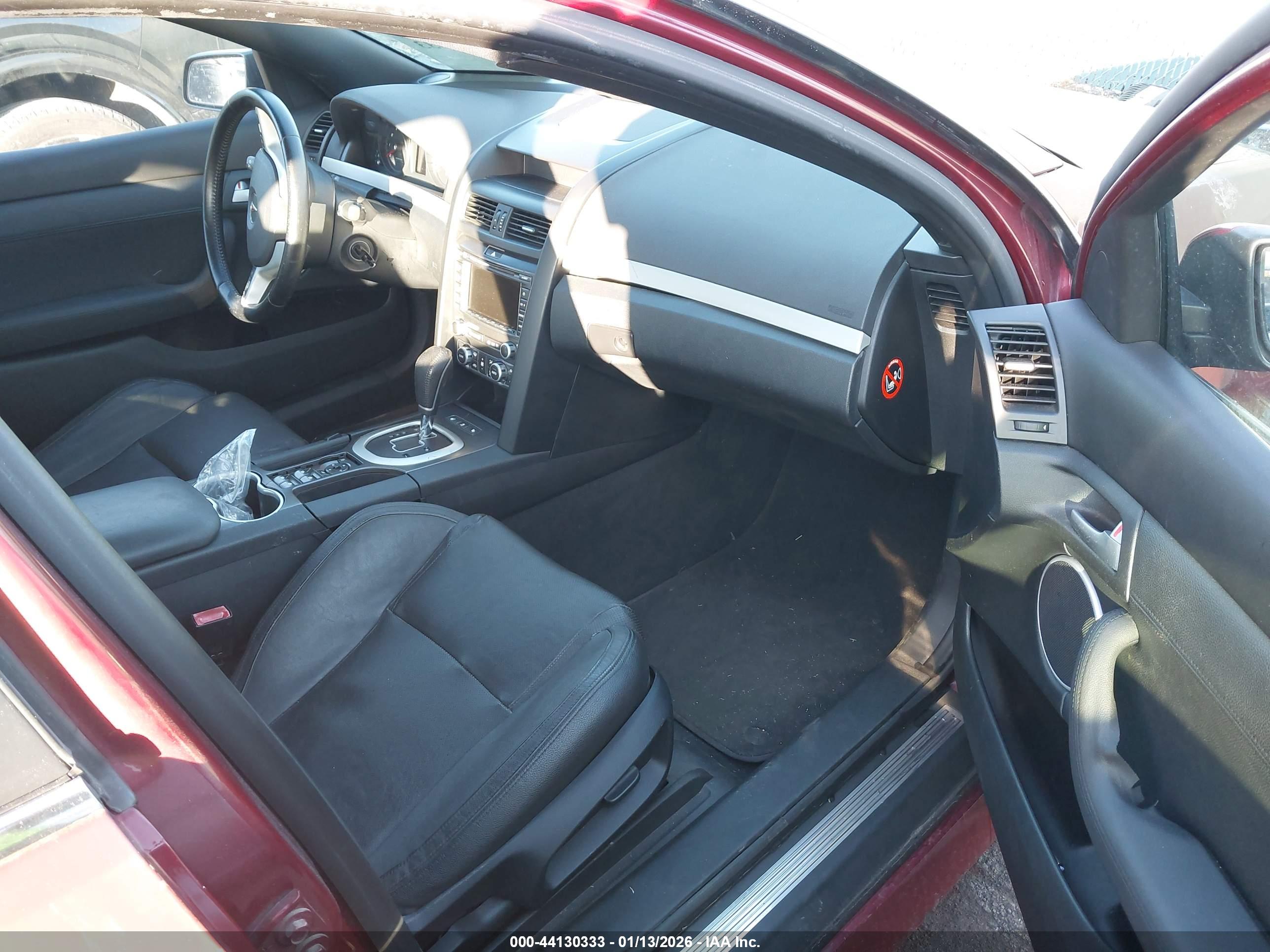 PONTIAC G8 image 5