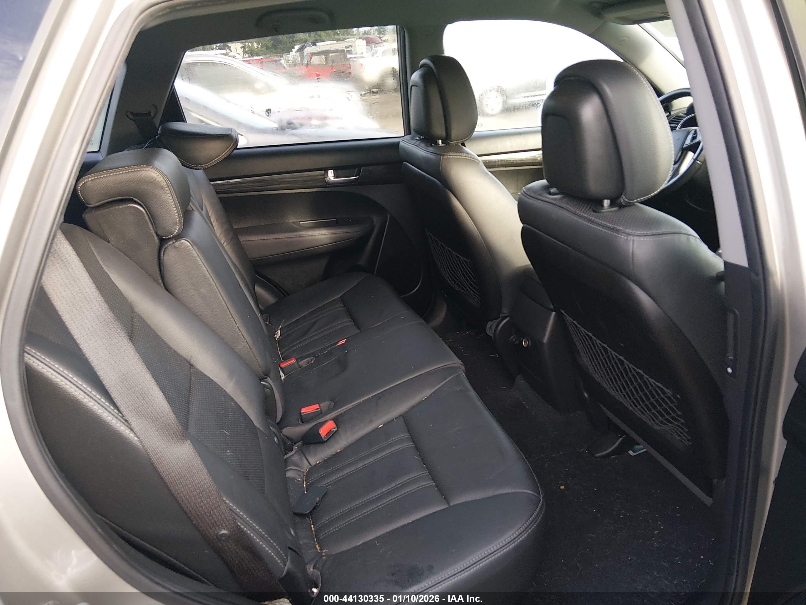 KIA SORENTO image 8
