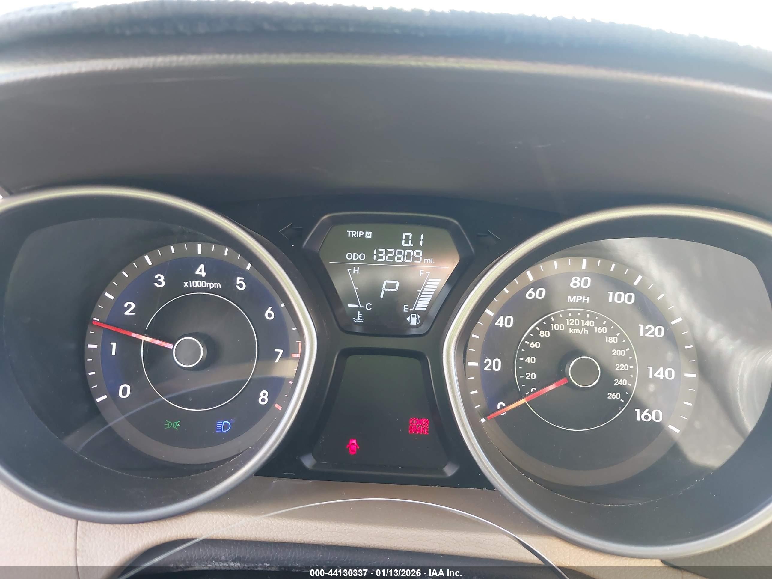 HYUNDAI ELANTRA image 7