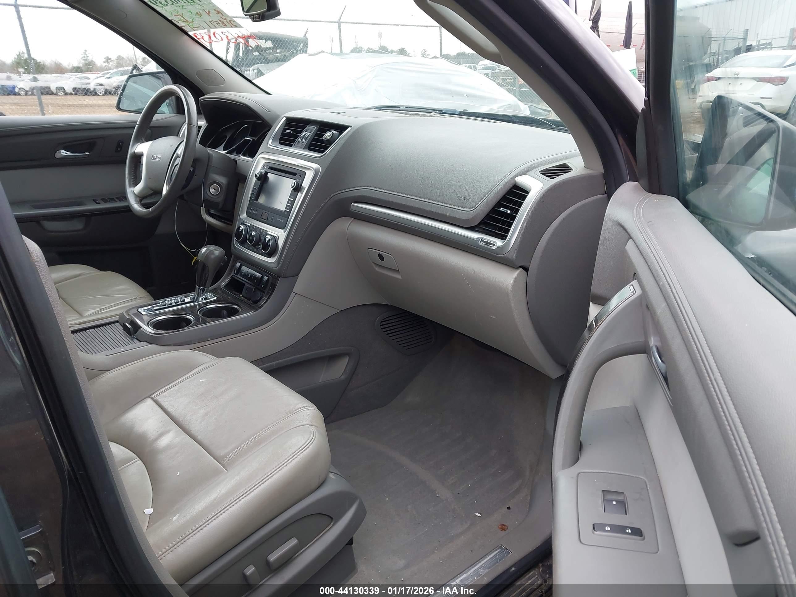 GMC ACADIA image 5