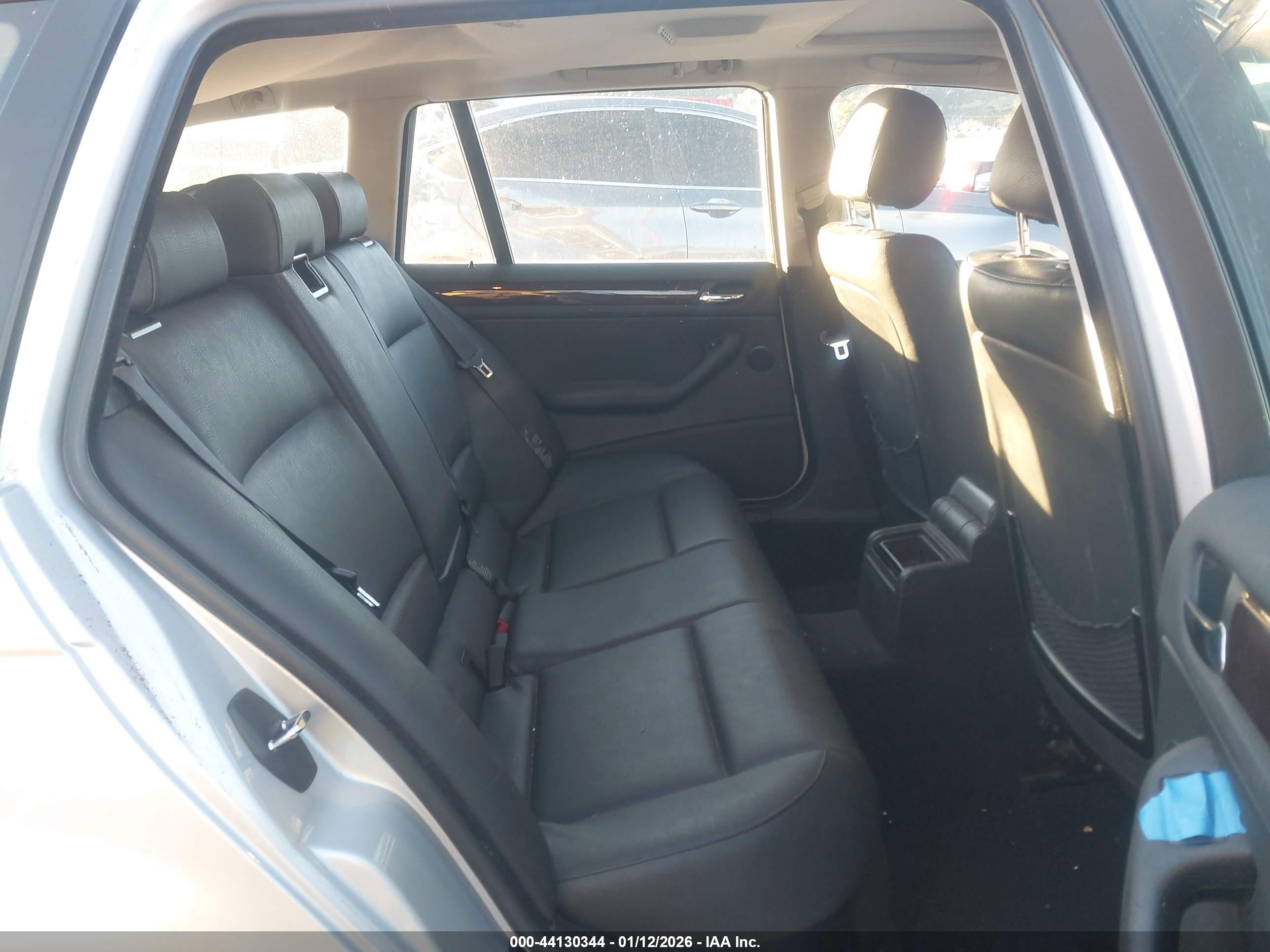 BMW 325IT image 8