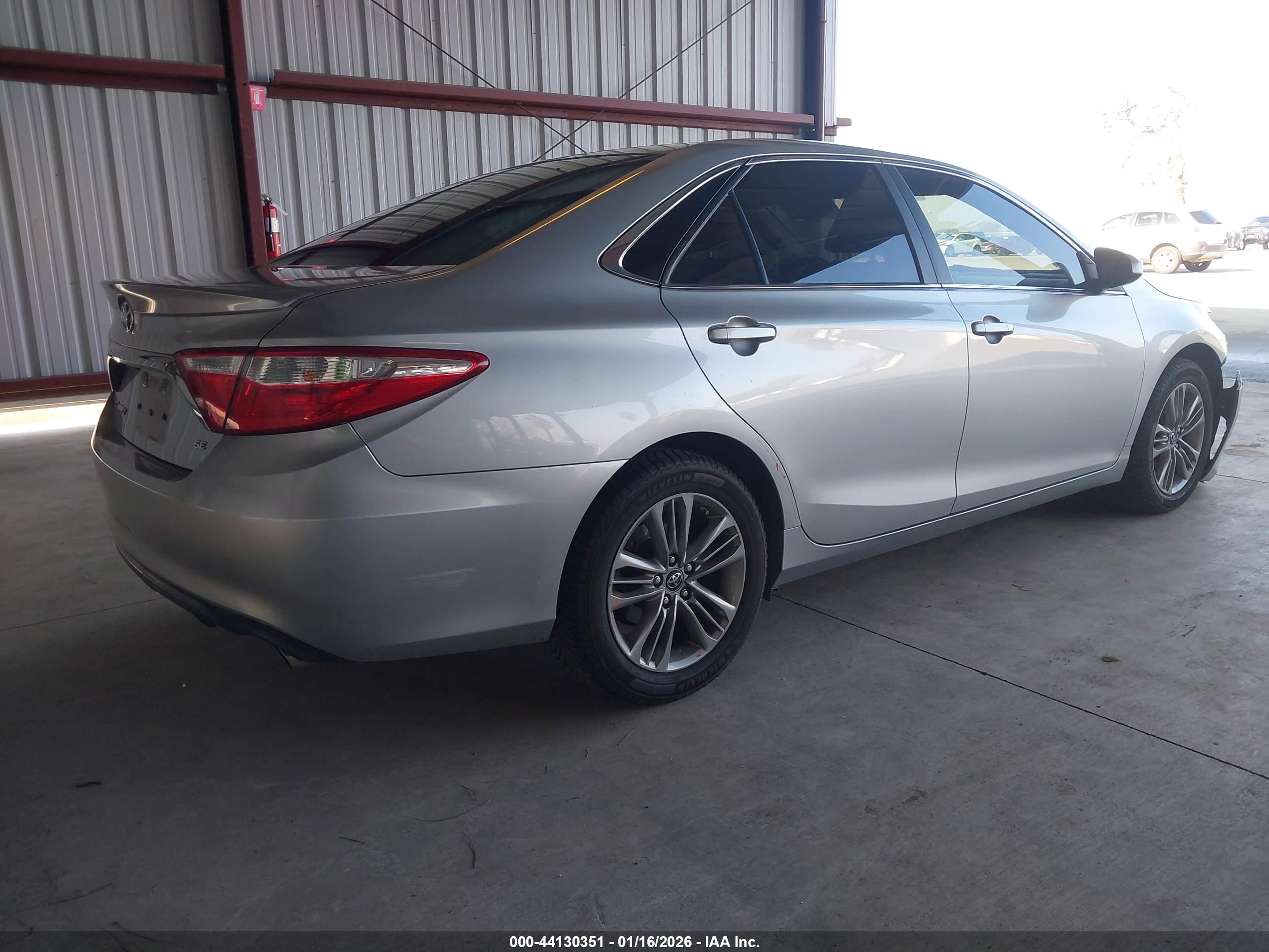 TOYOTA CAMRY image 4