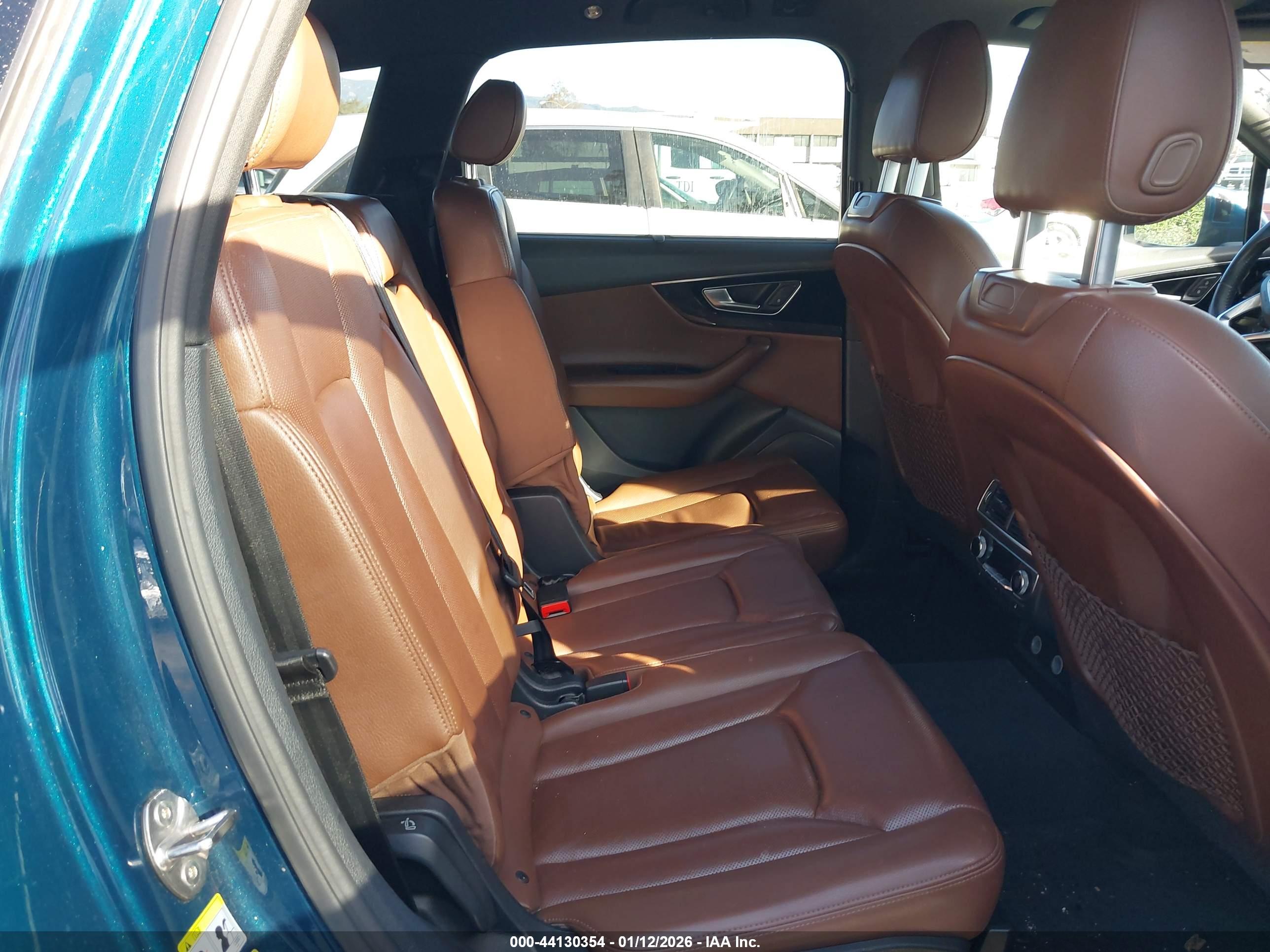 AUDI Q7 image 8