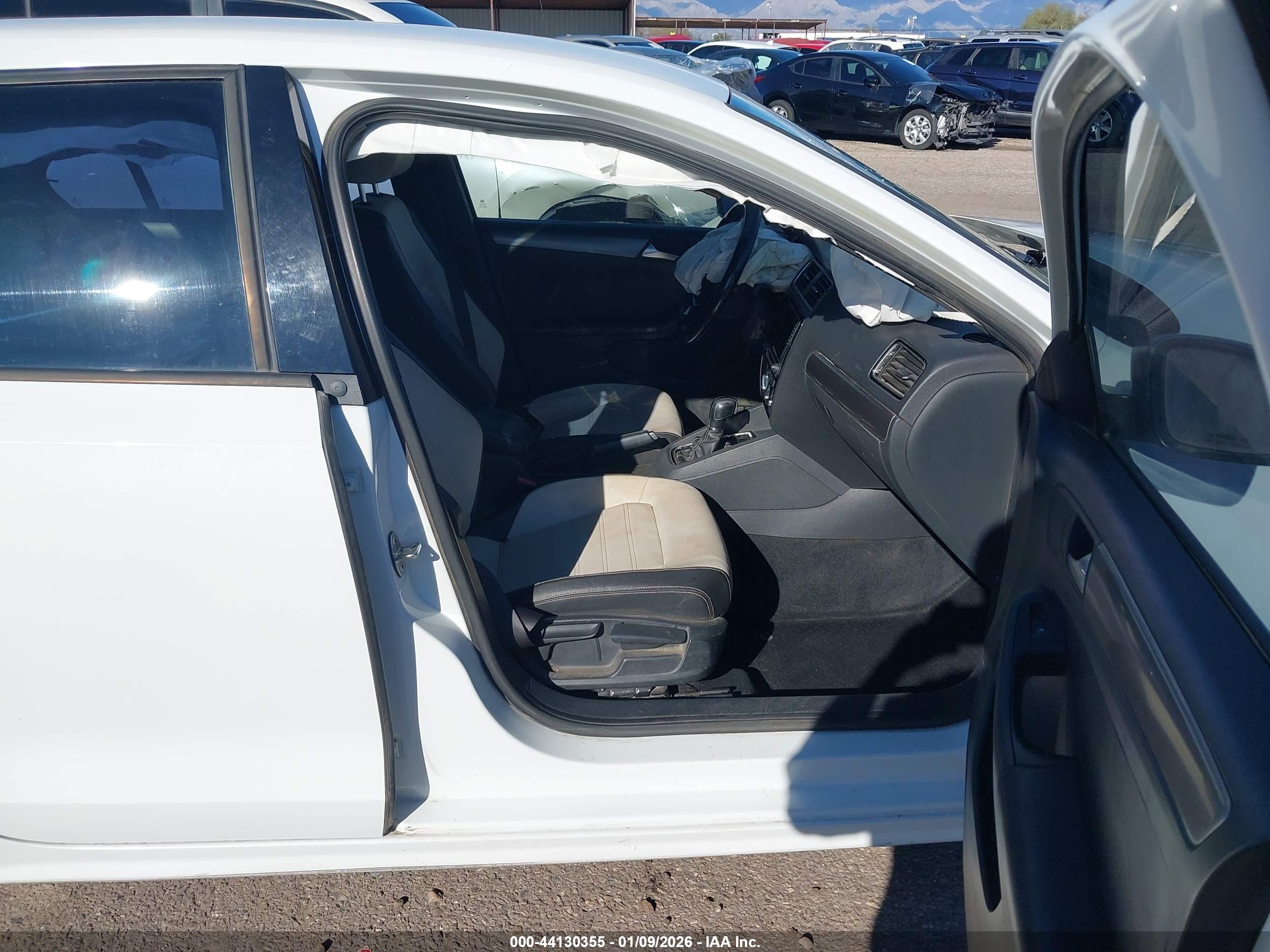 VOLKSWAGEN JETTA image 5
