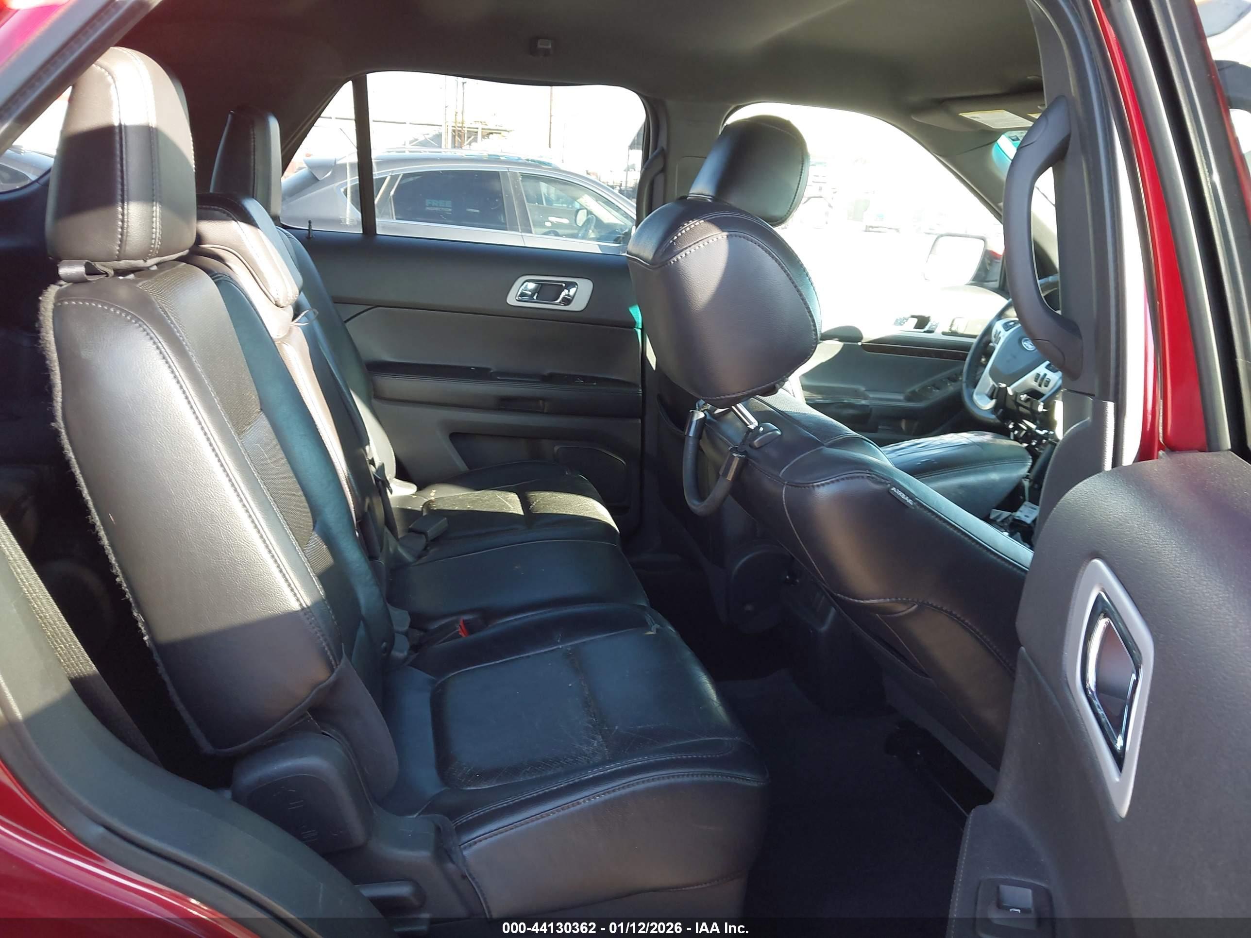 FORD EXPLORER image 8