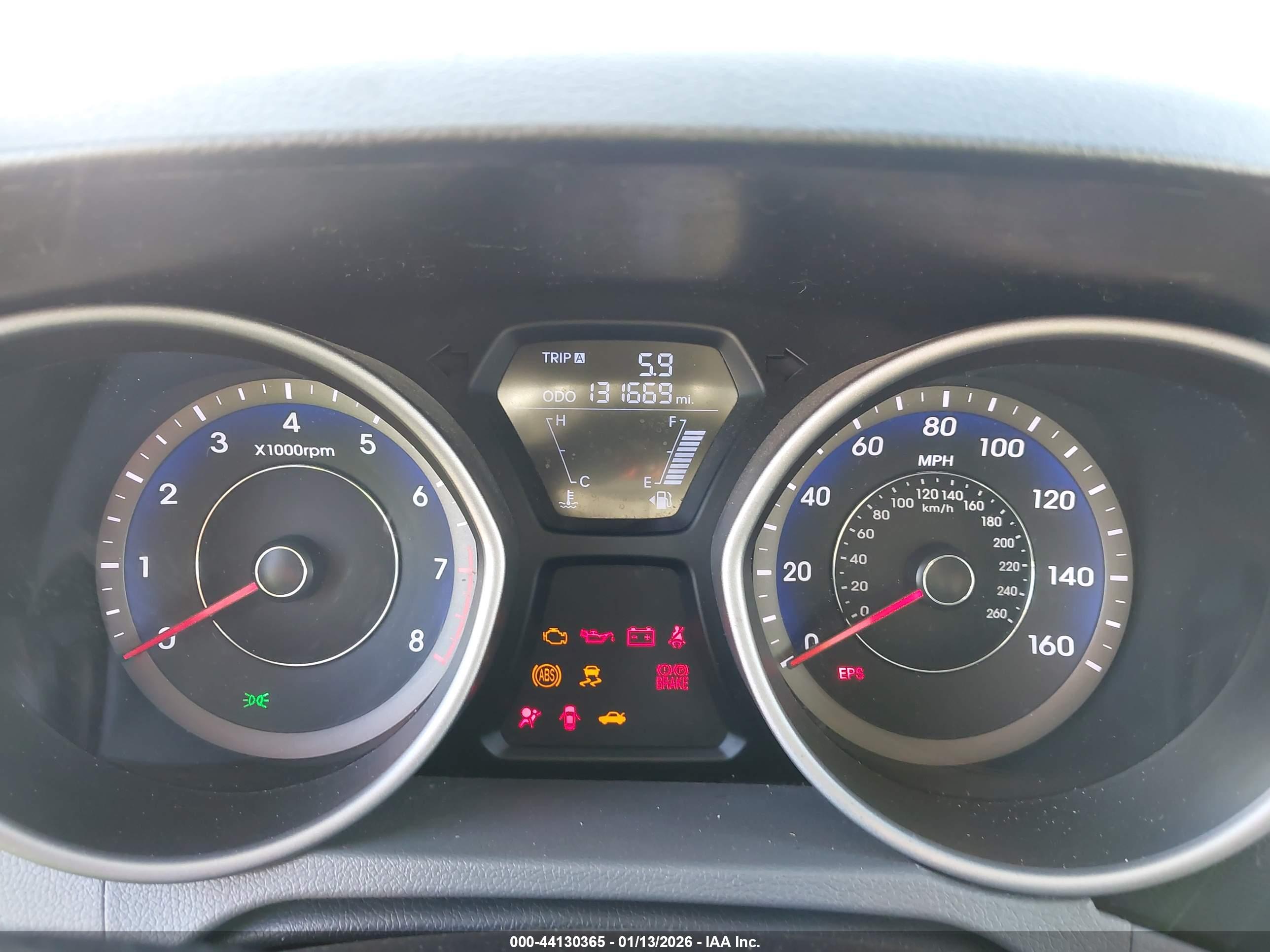 HYUNDAI ELANTRA image 7