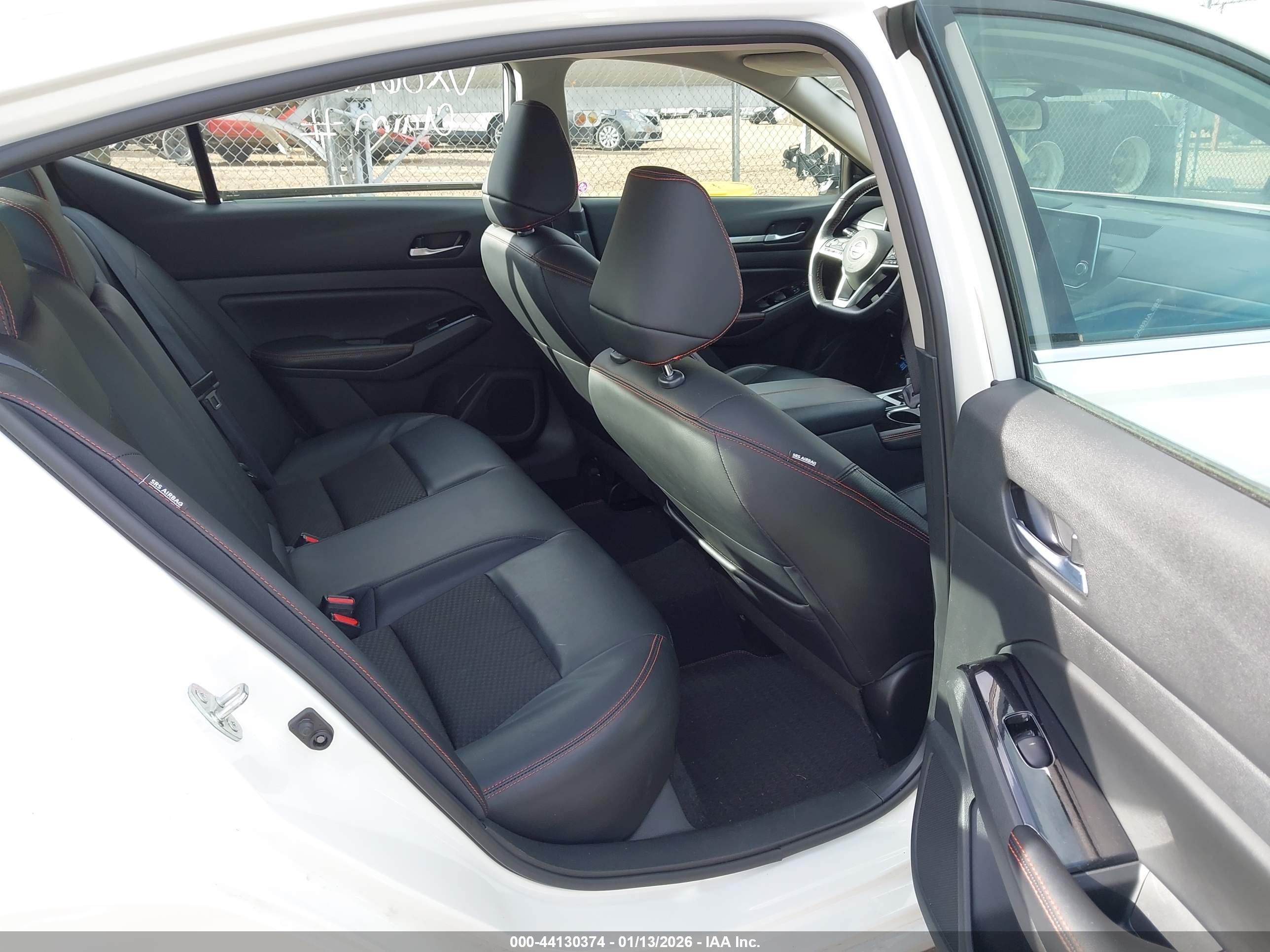NISSAN ALTIMA image 8