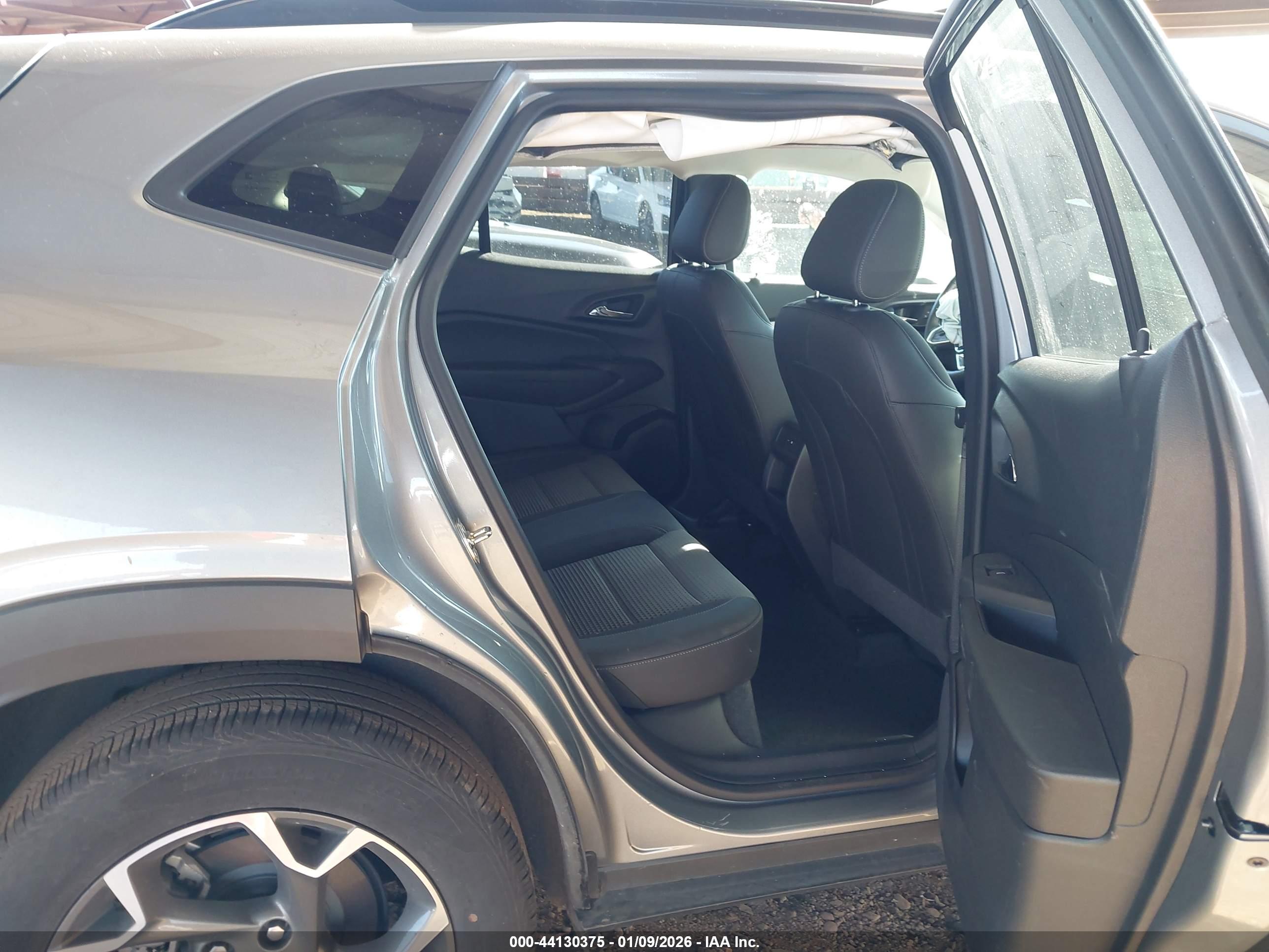 CHEVROLET TRAX image 8