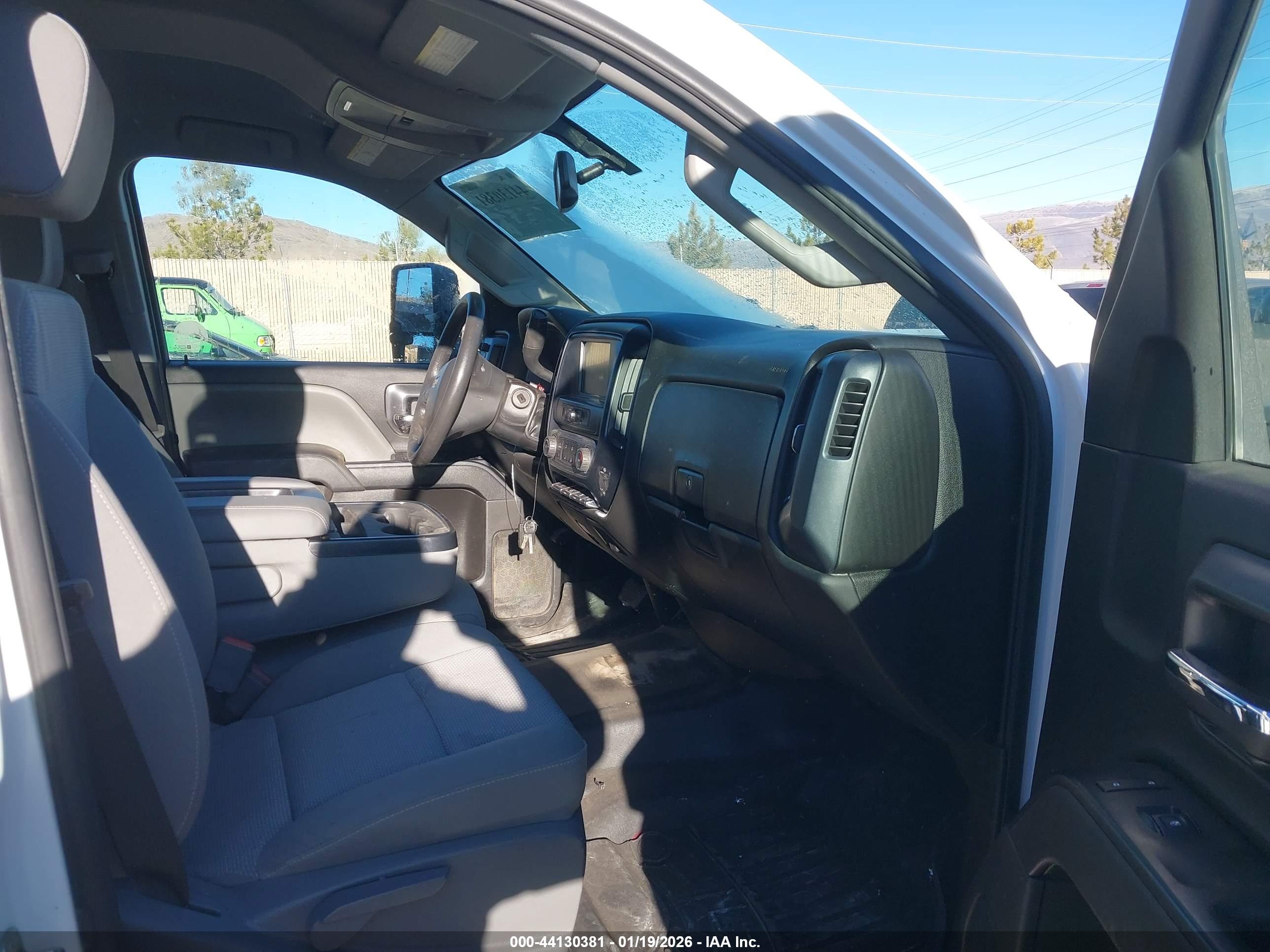 CHEVROLET SILVERADO image 7