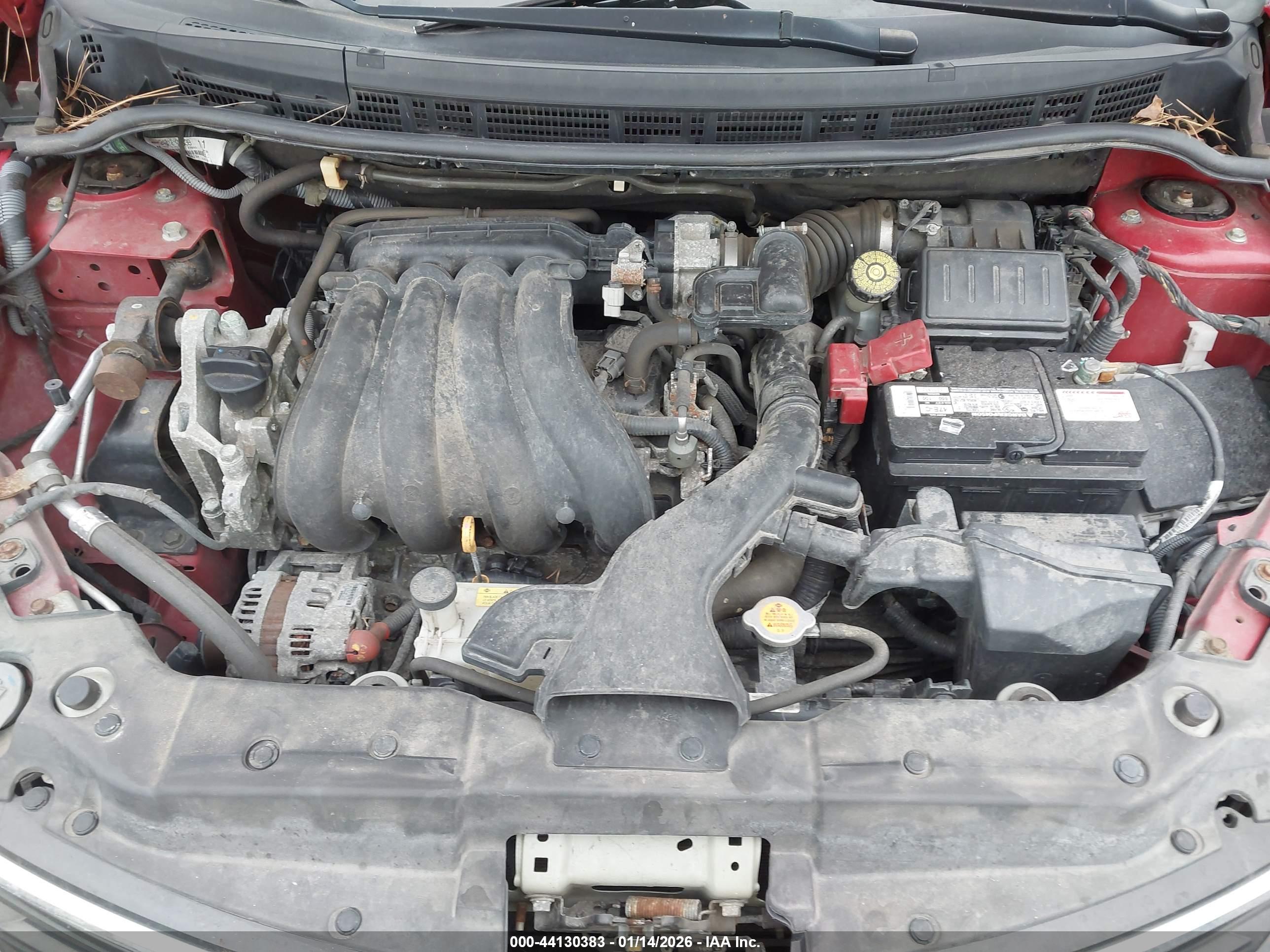NISSAN VERSA image 10
