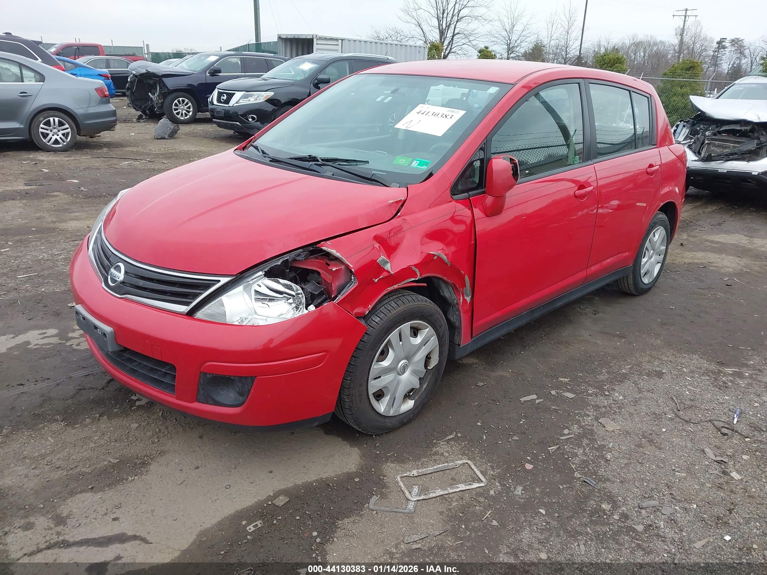 NISSAN VERSA image 2