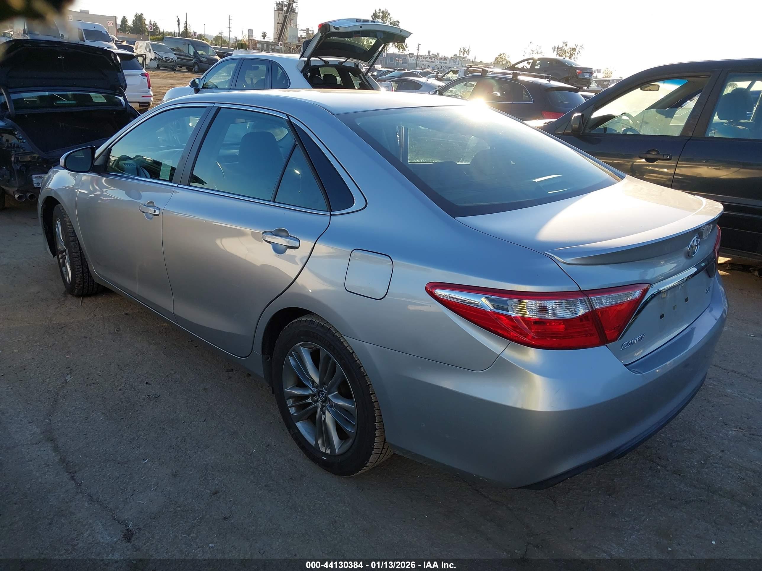 TOYOTA CAMRY image 3