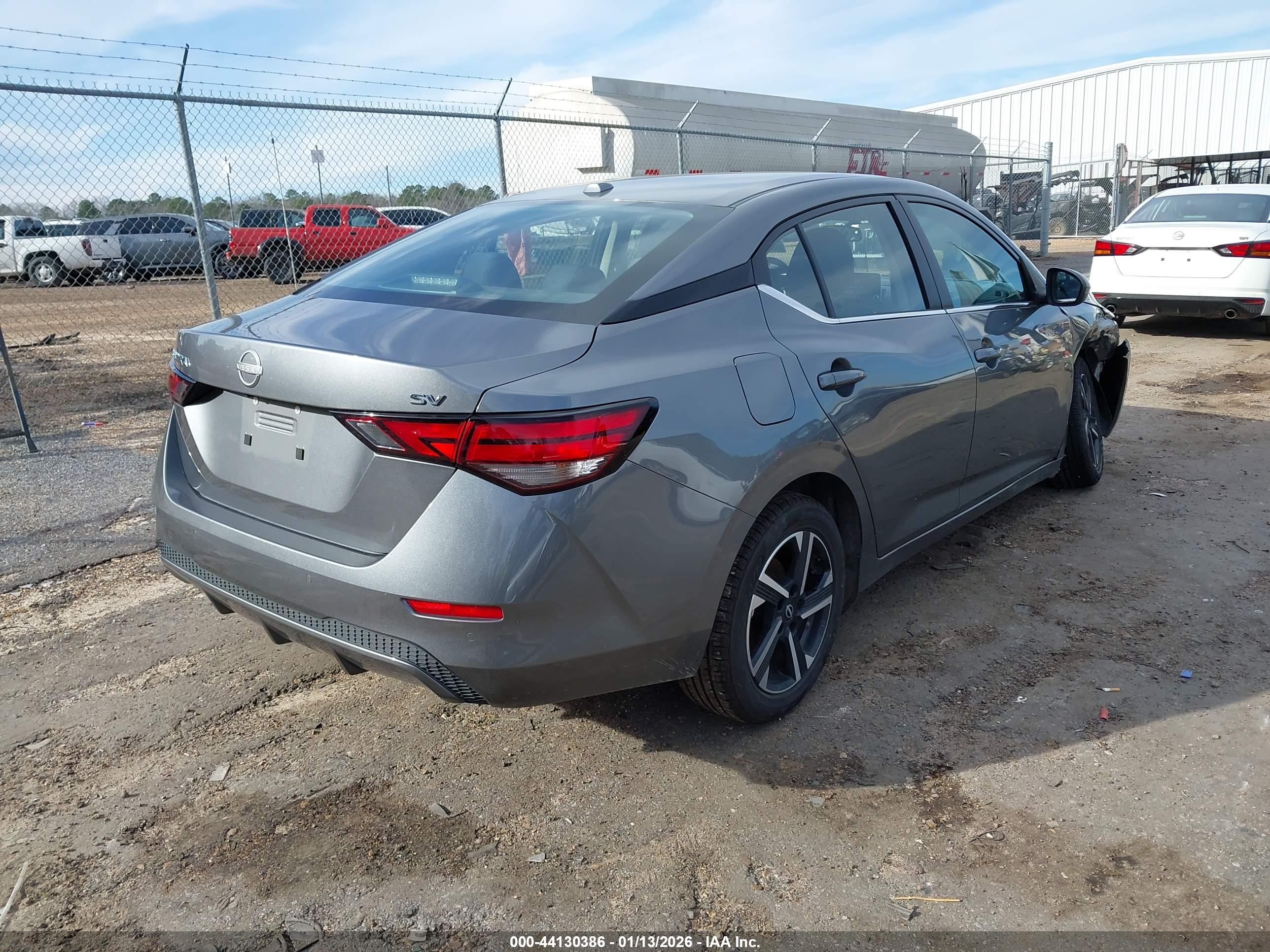 NISSAN SENTRA image 4