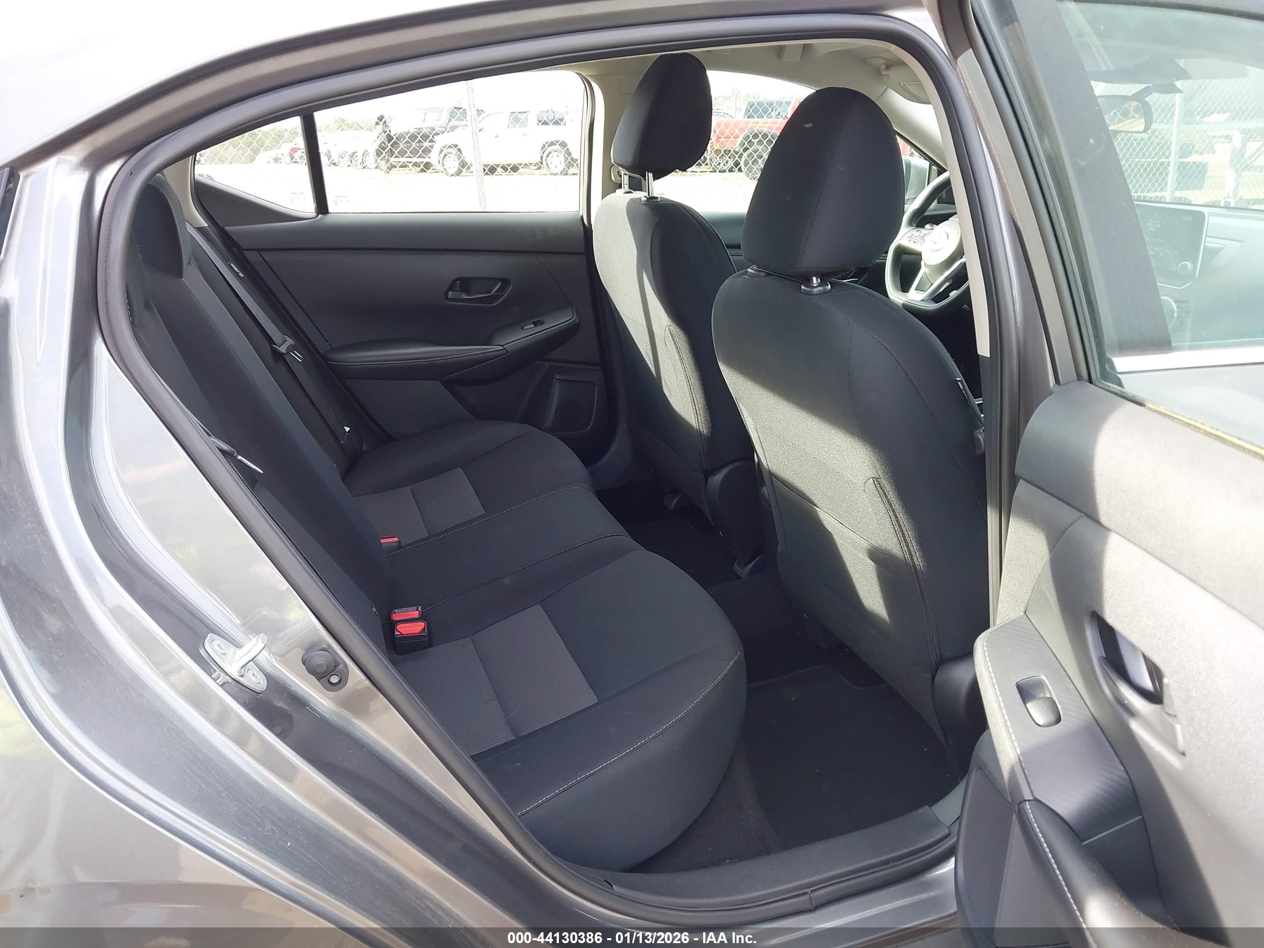 NISSAN SENTRA image 8