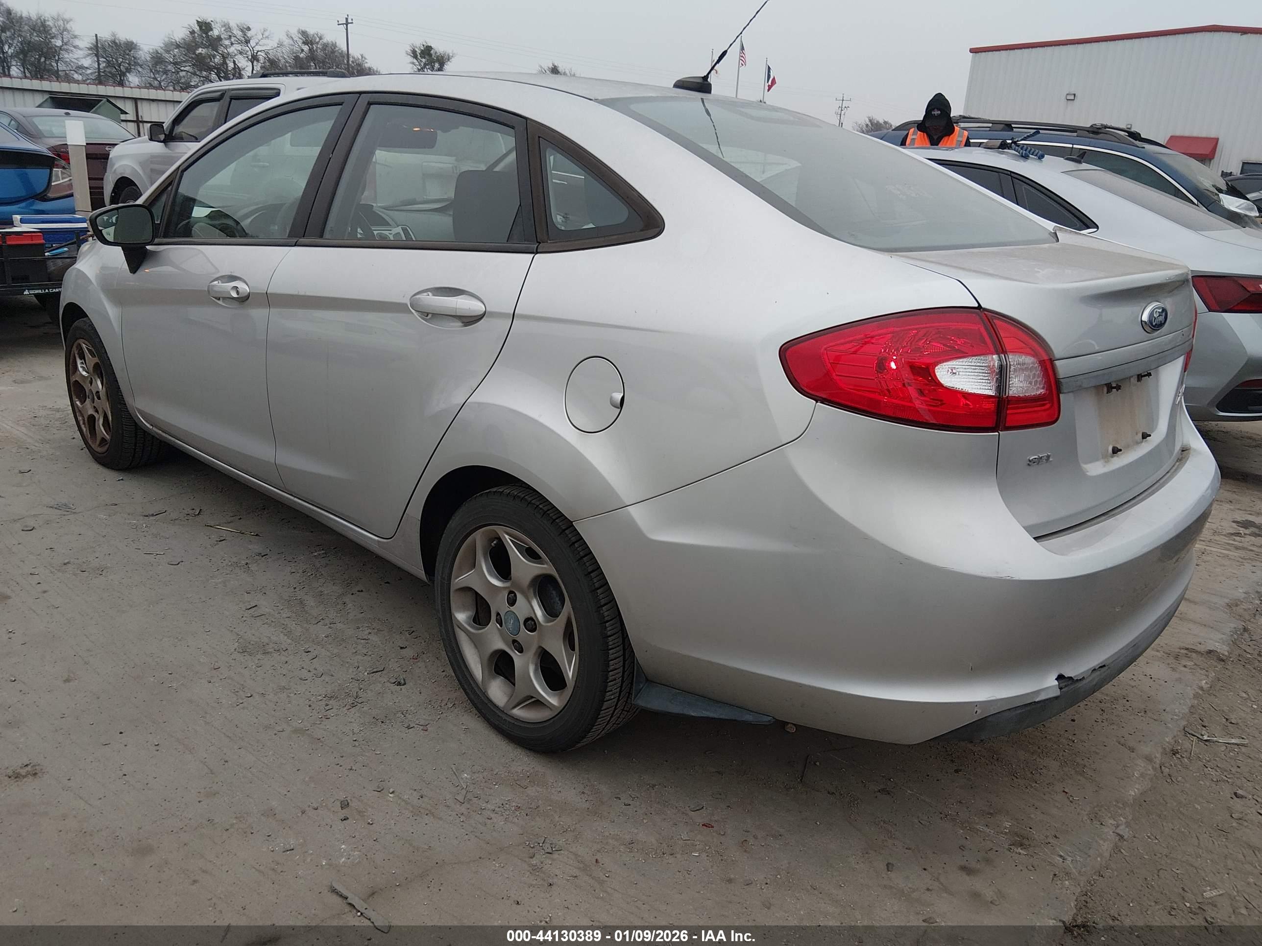 FORD FIESTA image 3