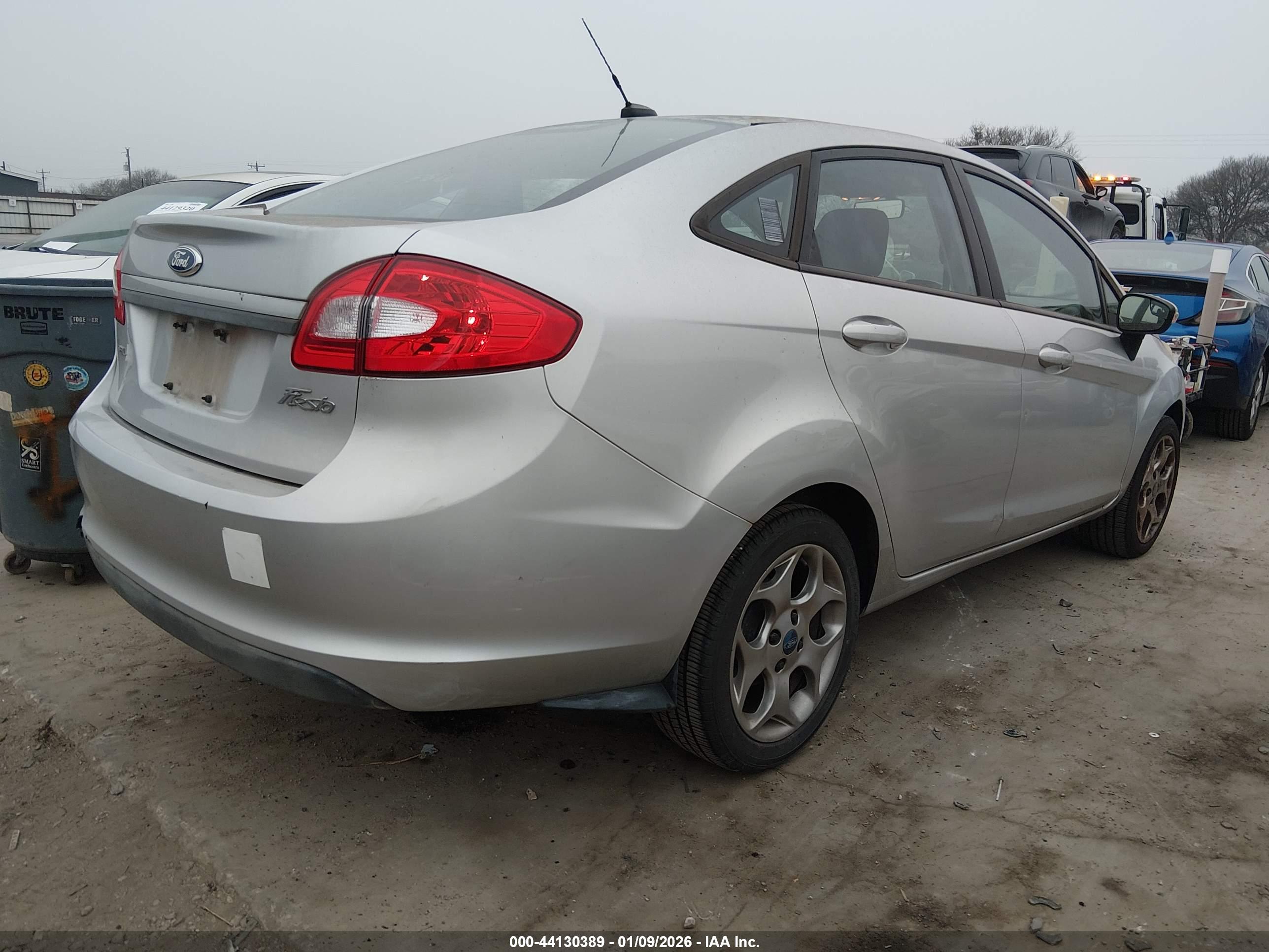 FORD FIESTA image 4