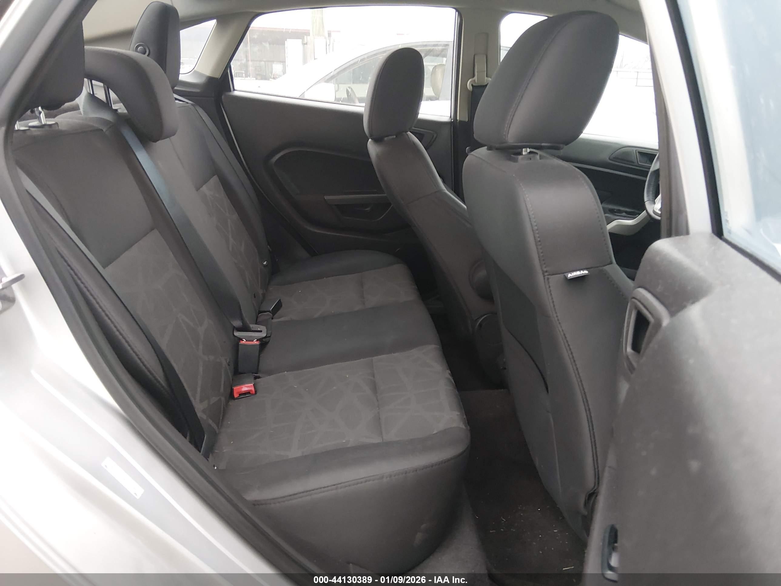 FORD FIESTA image 8