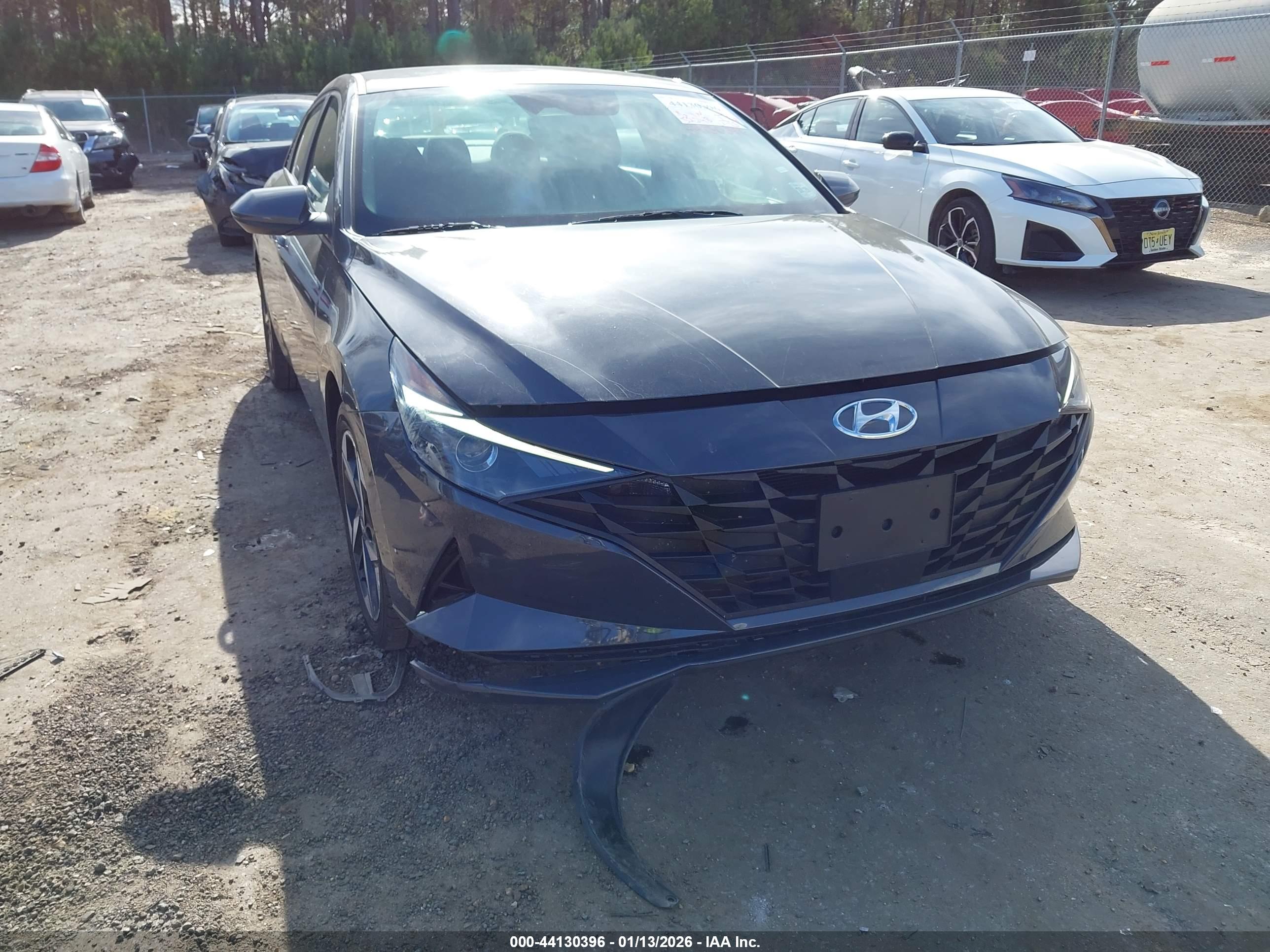 HYUNDAI ELANTRA image 6