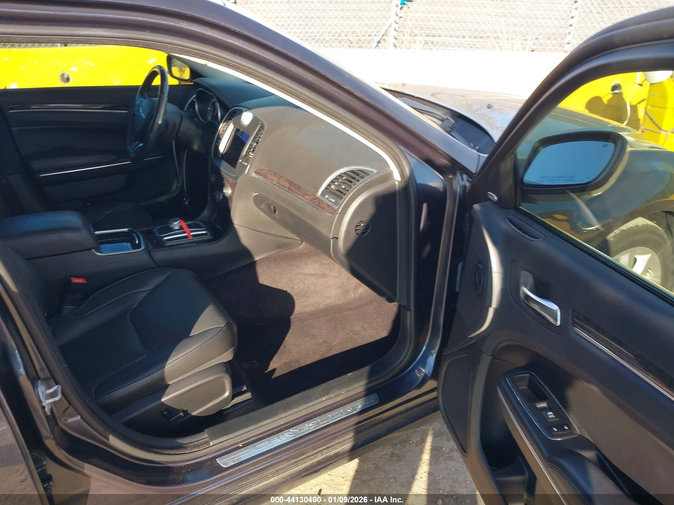 CHRYSLER 300C image 5