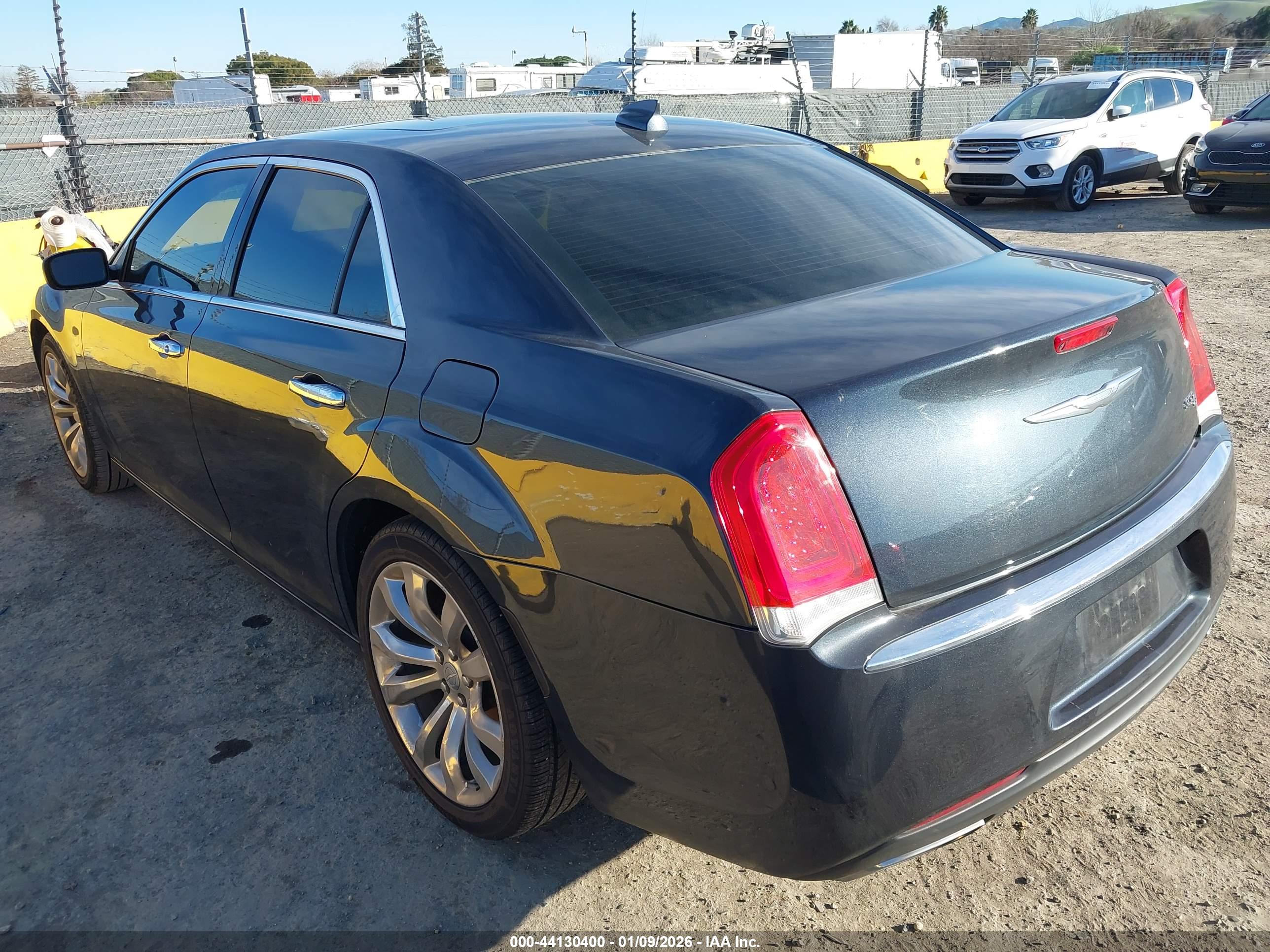 CHRYSLER 300C image 6