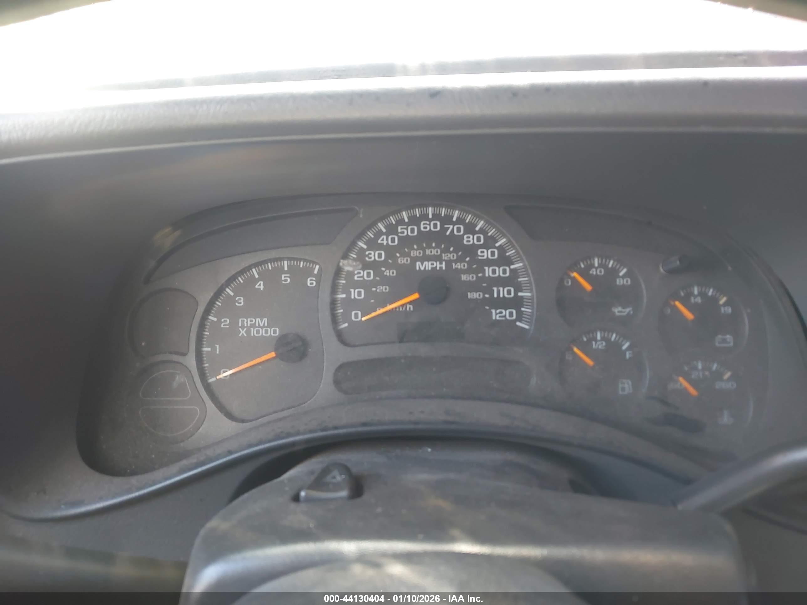 CHEVROLET SILVERADO image 7