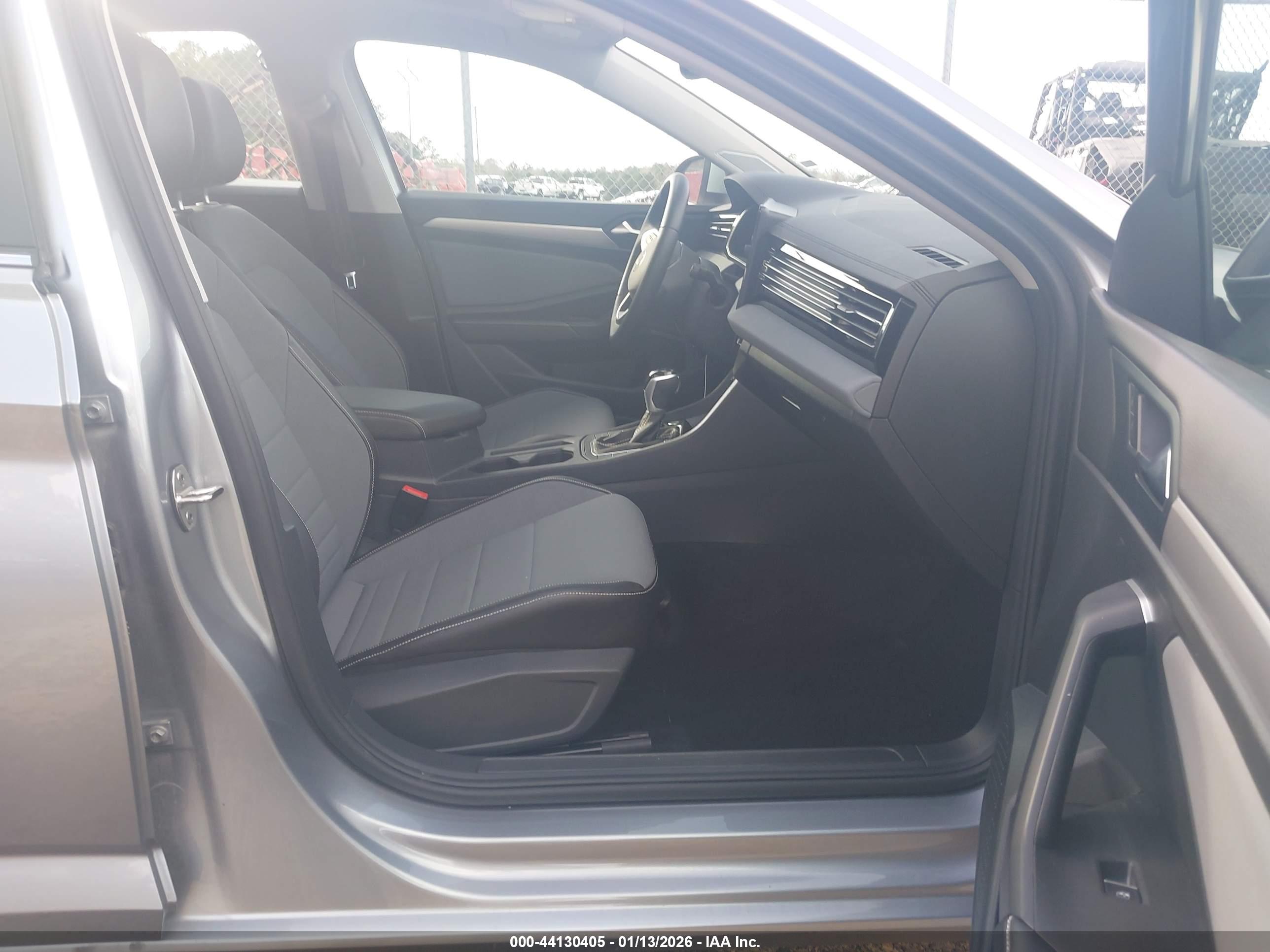 VOLKSWAGEN JETTA image 5