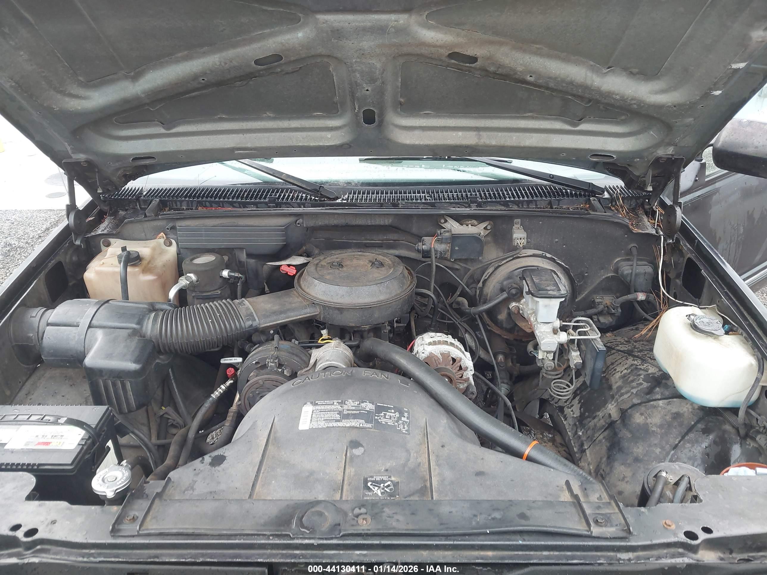CHEVROLET GMT-400 image 10