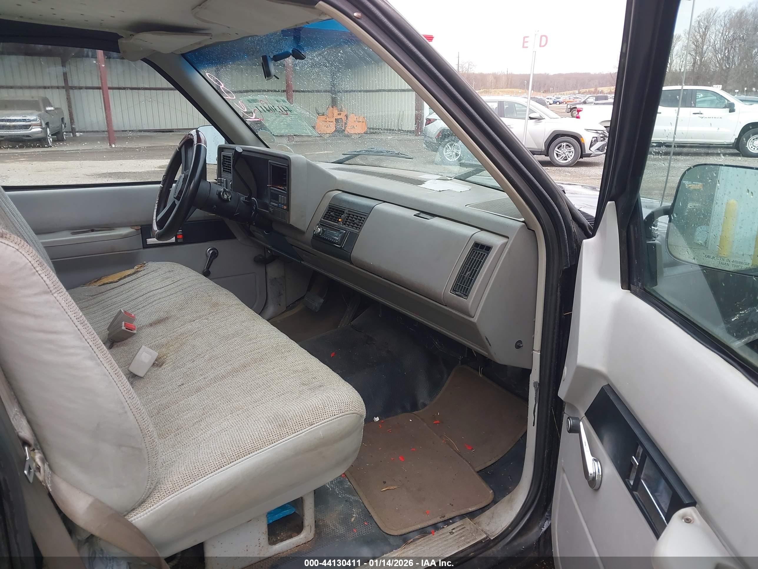 CHEVROLET GMT-400 image 5