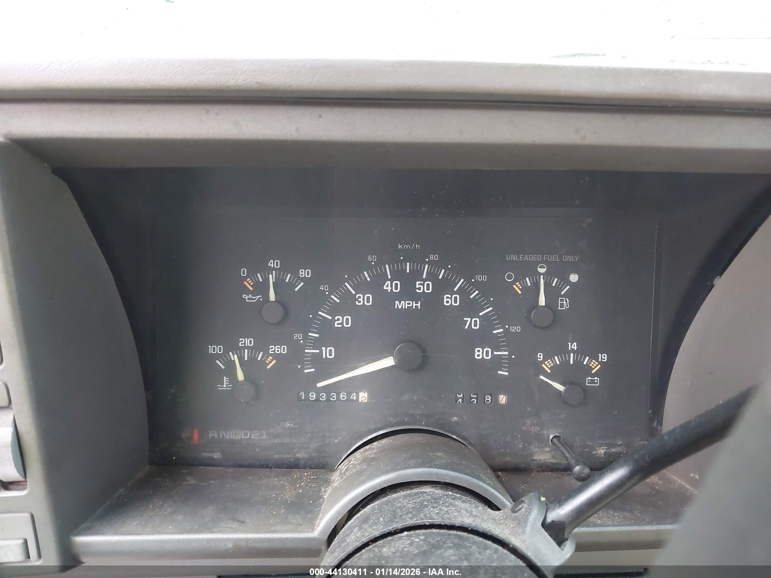 CHEVROLET GMT-400 image 7