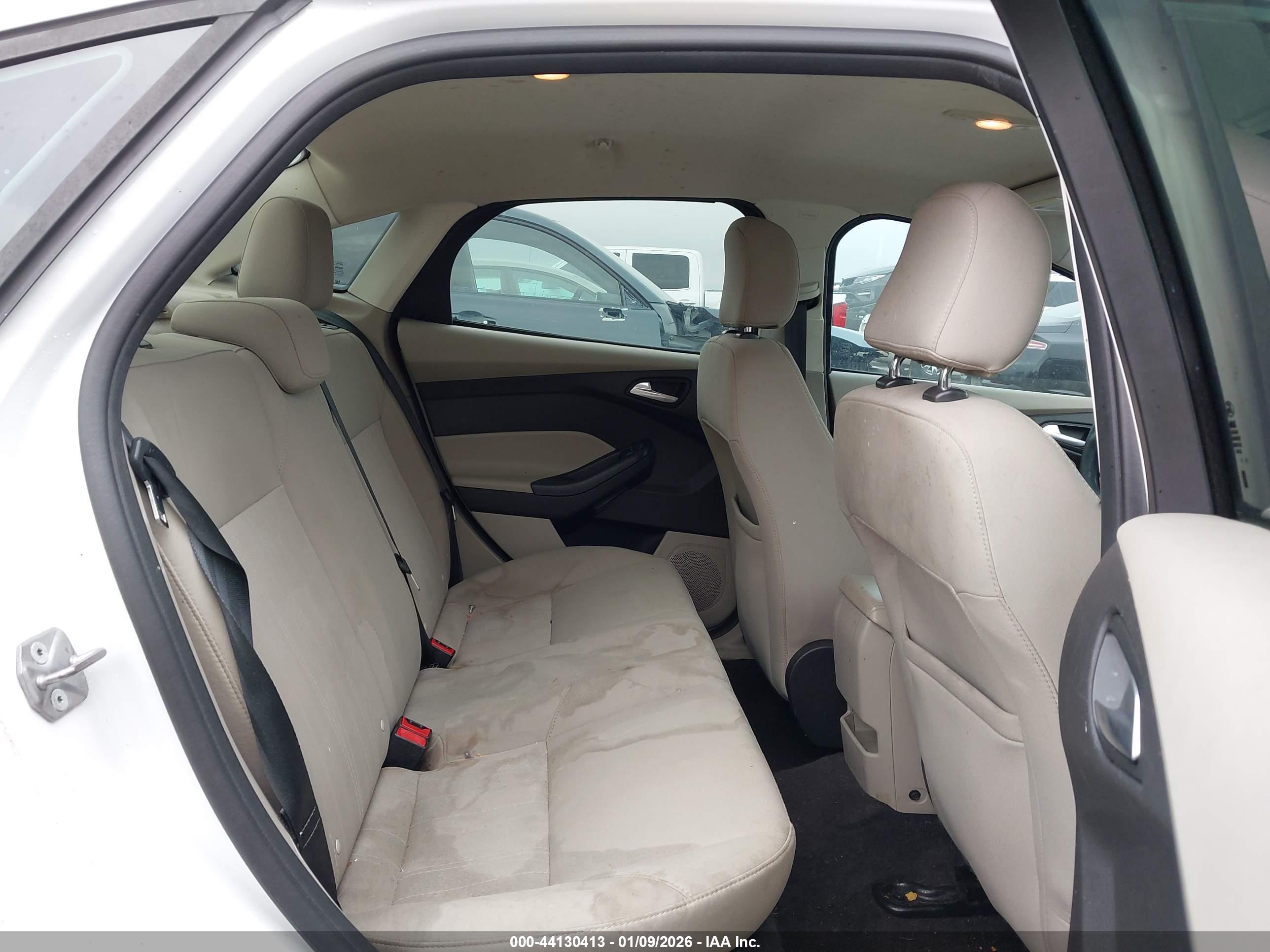 FORD FOCUS image 8