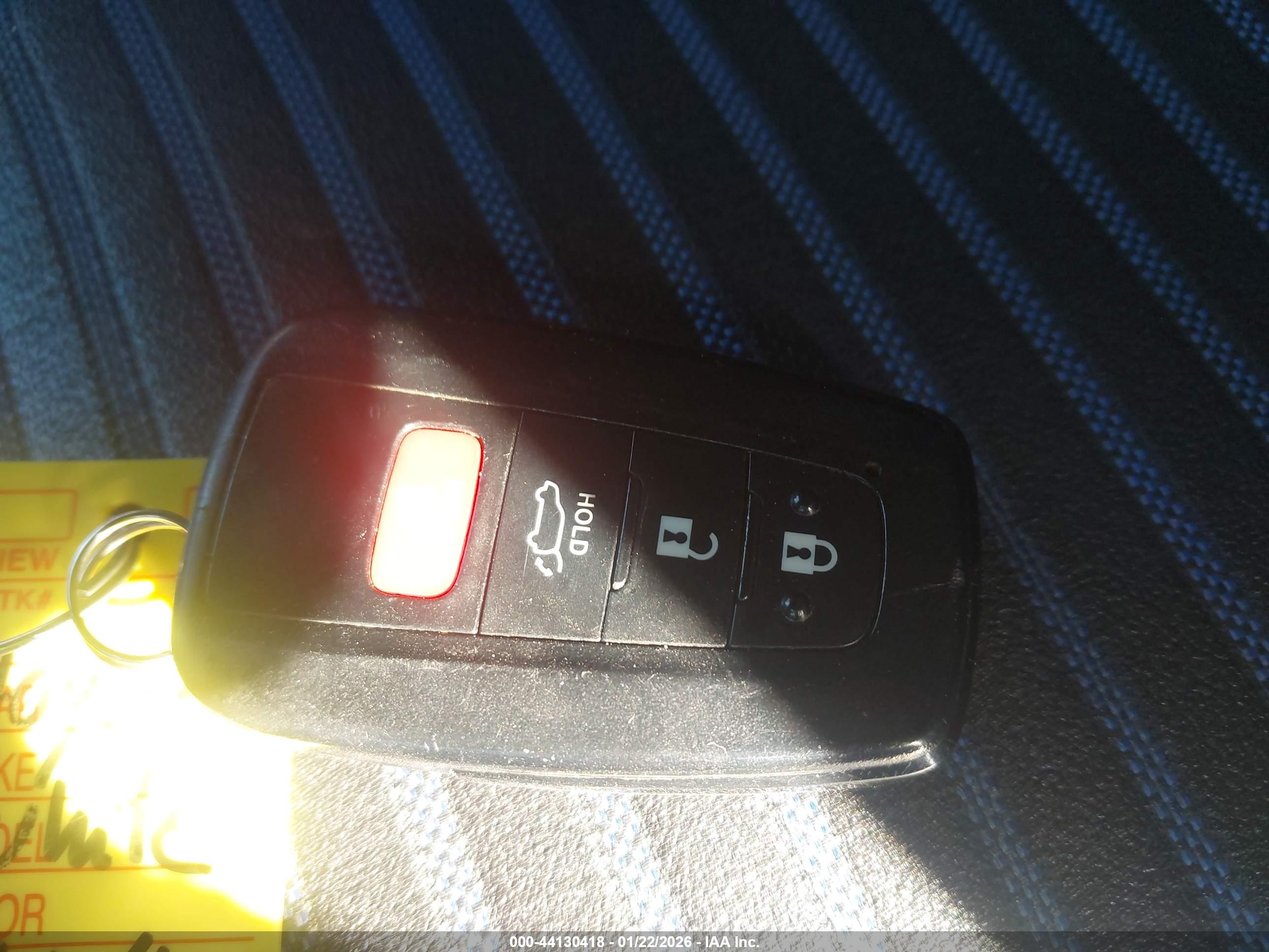 TOYOTA RAV4 image 11