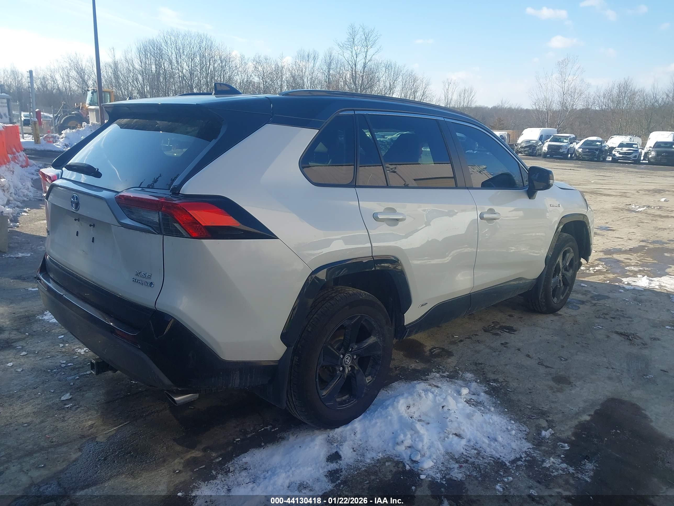 TOYOTA RAV4 image 4