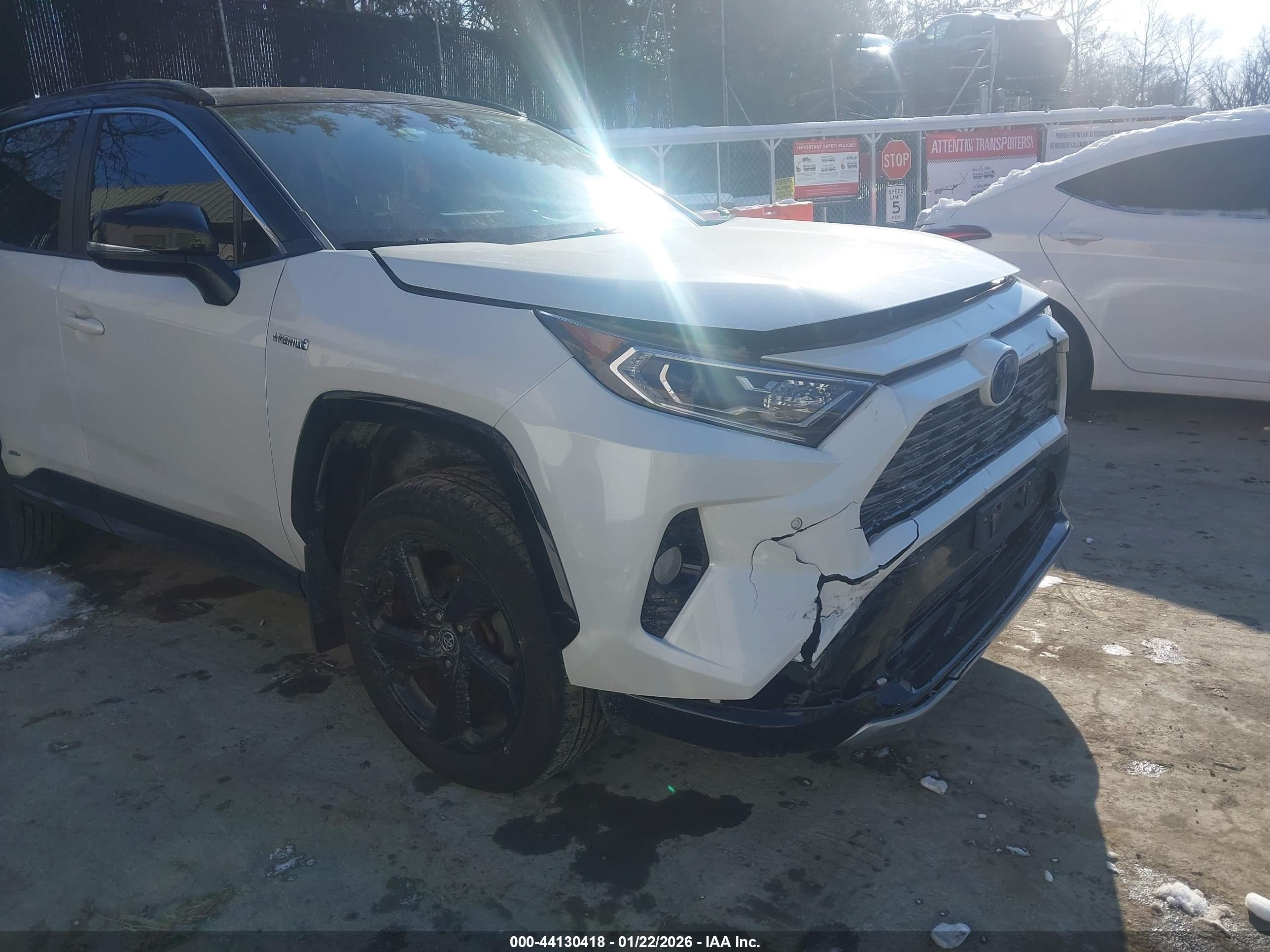 TOYOTA RAV4 image 6