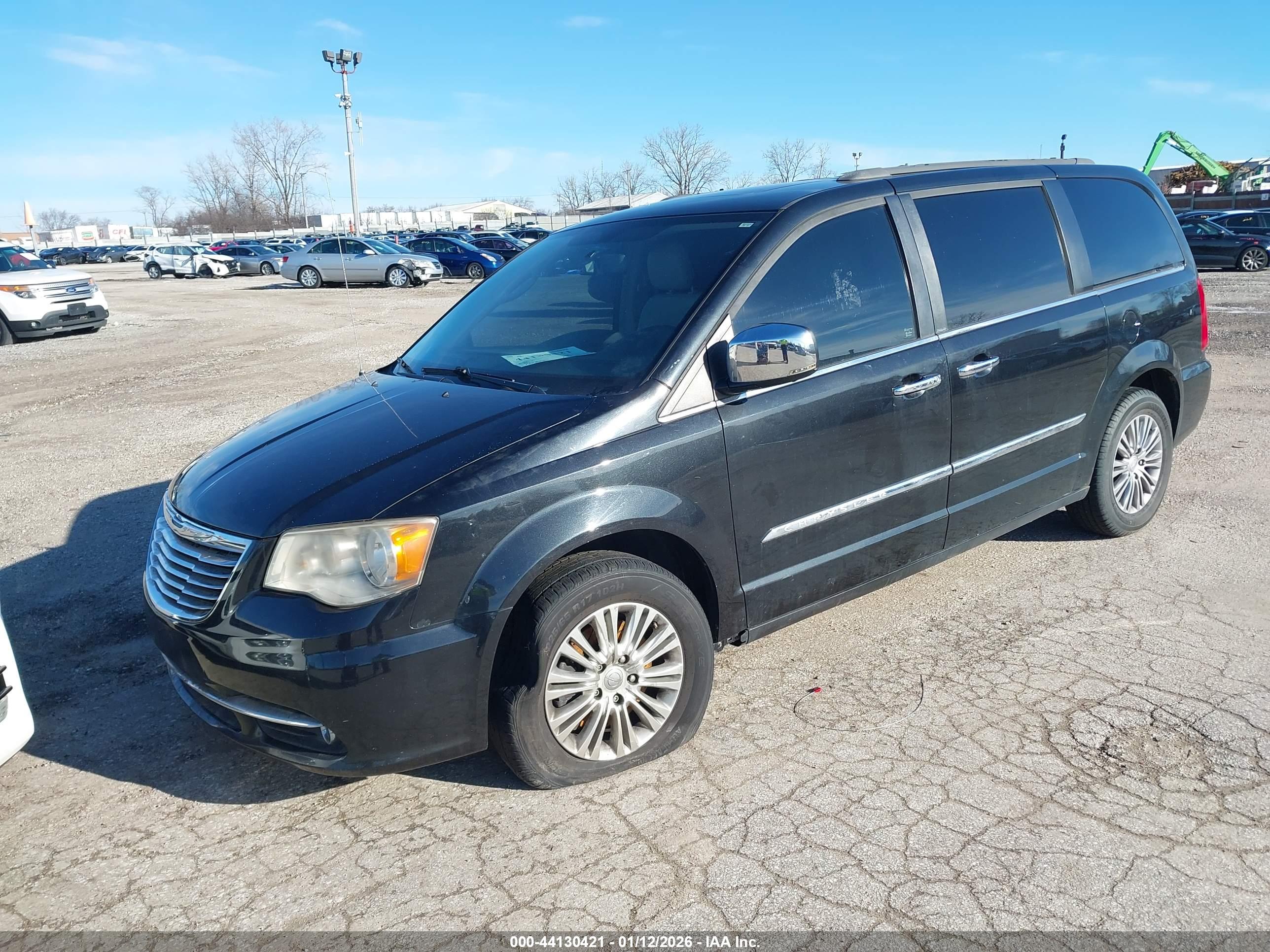 CHRYSLER TOWN image 2