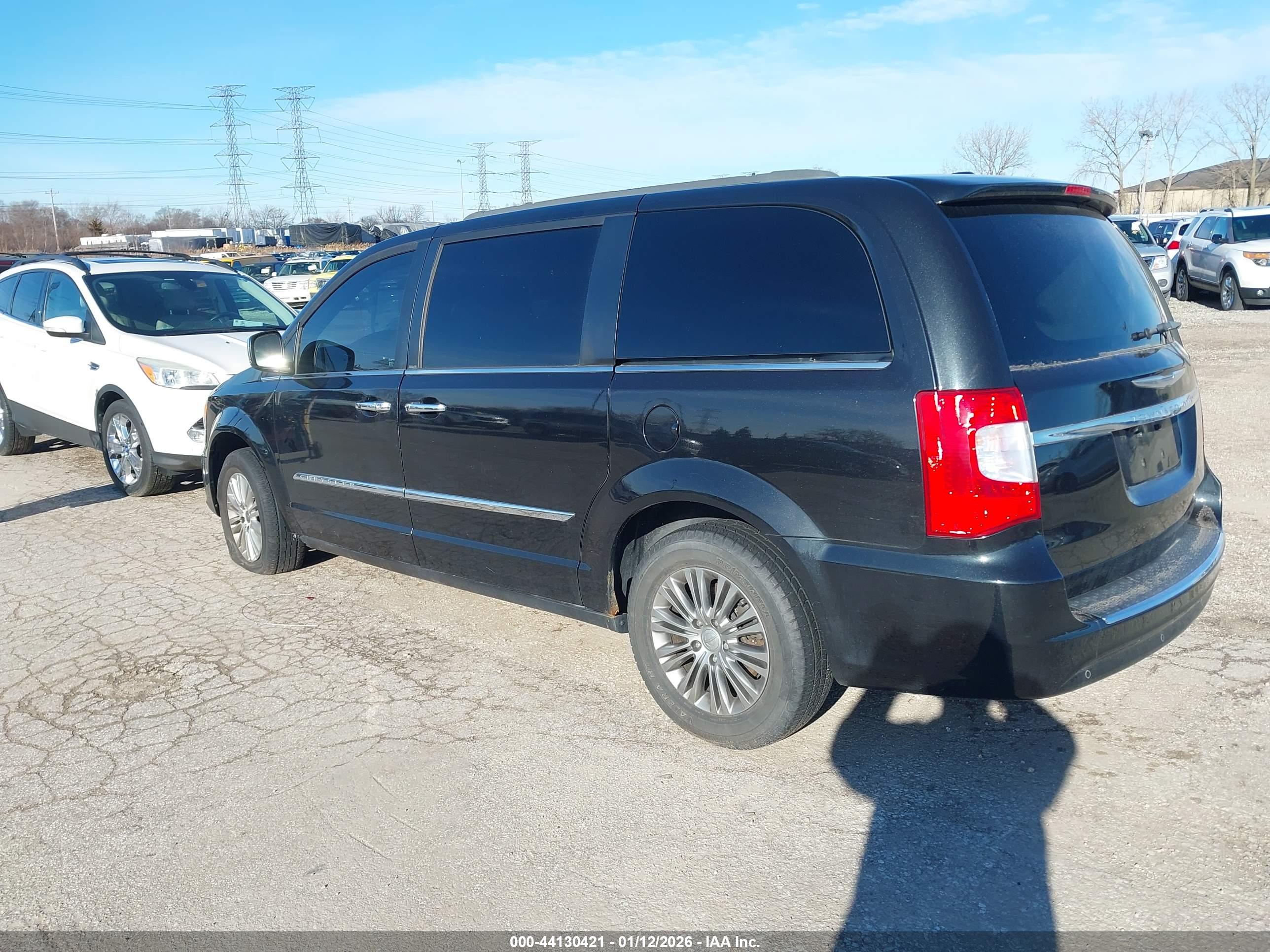 CHRYSLER TOWN image 3