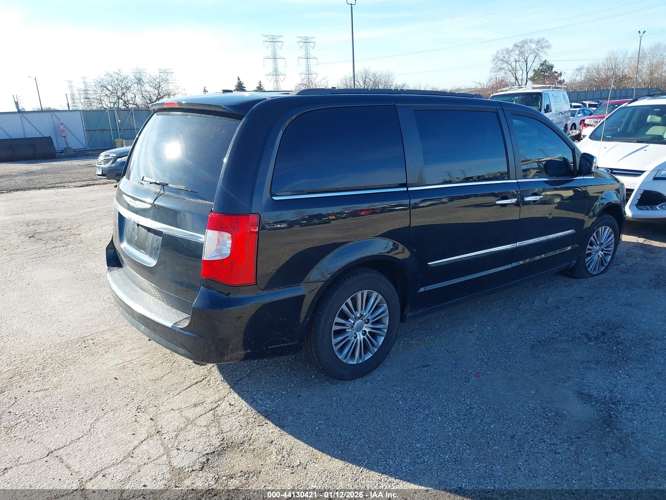 CHRYSLER TOWN image 4