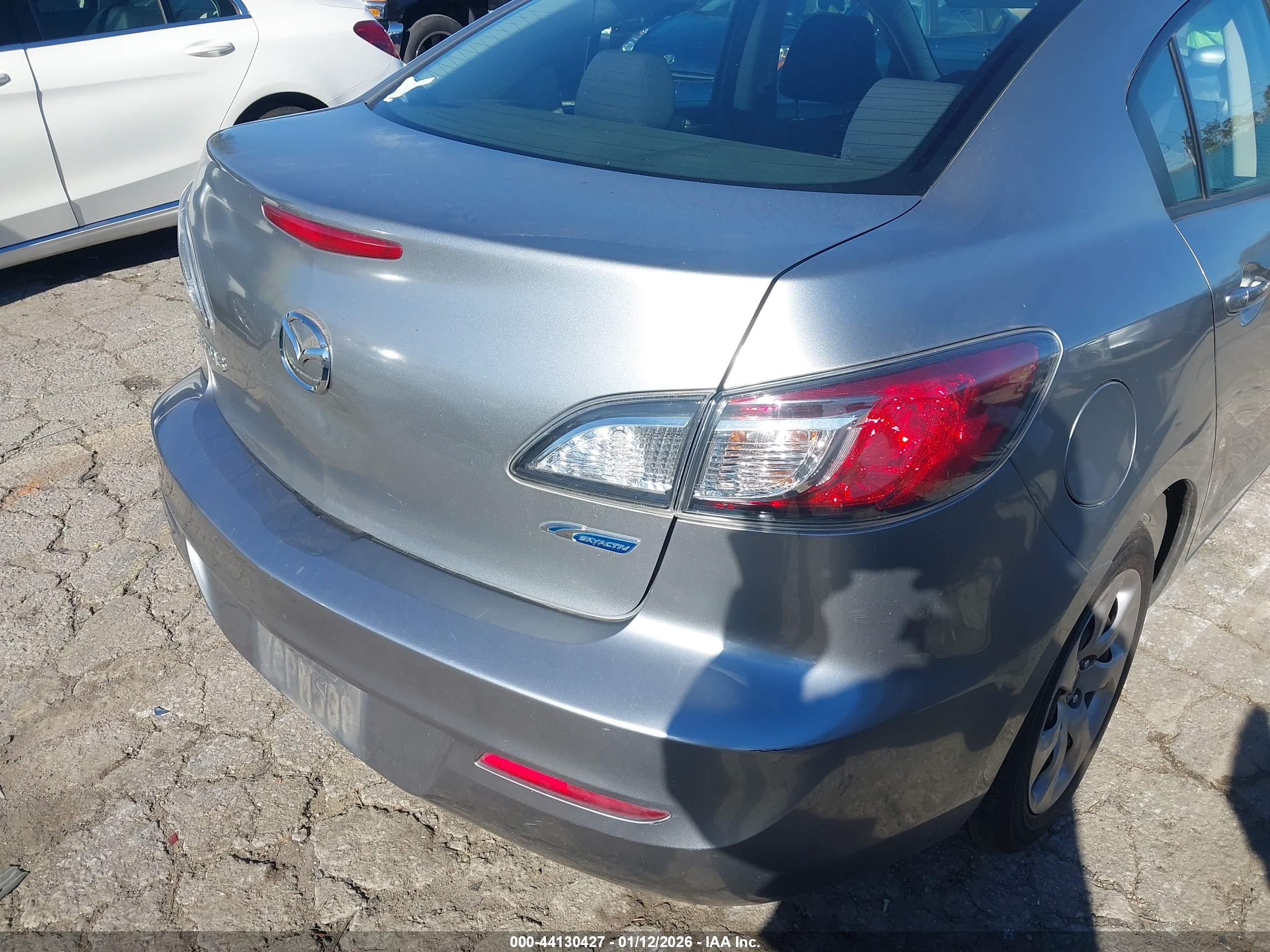 MAZDA MAZDA3 image 6