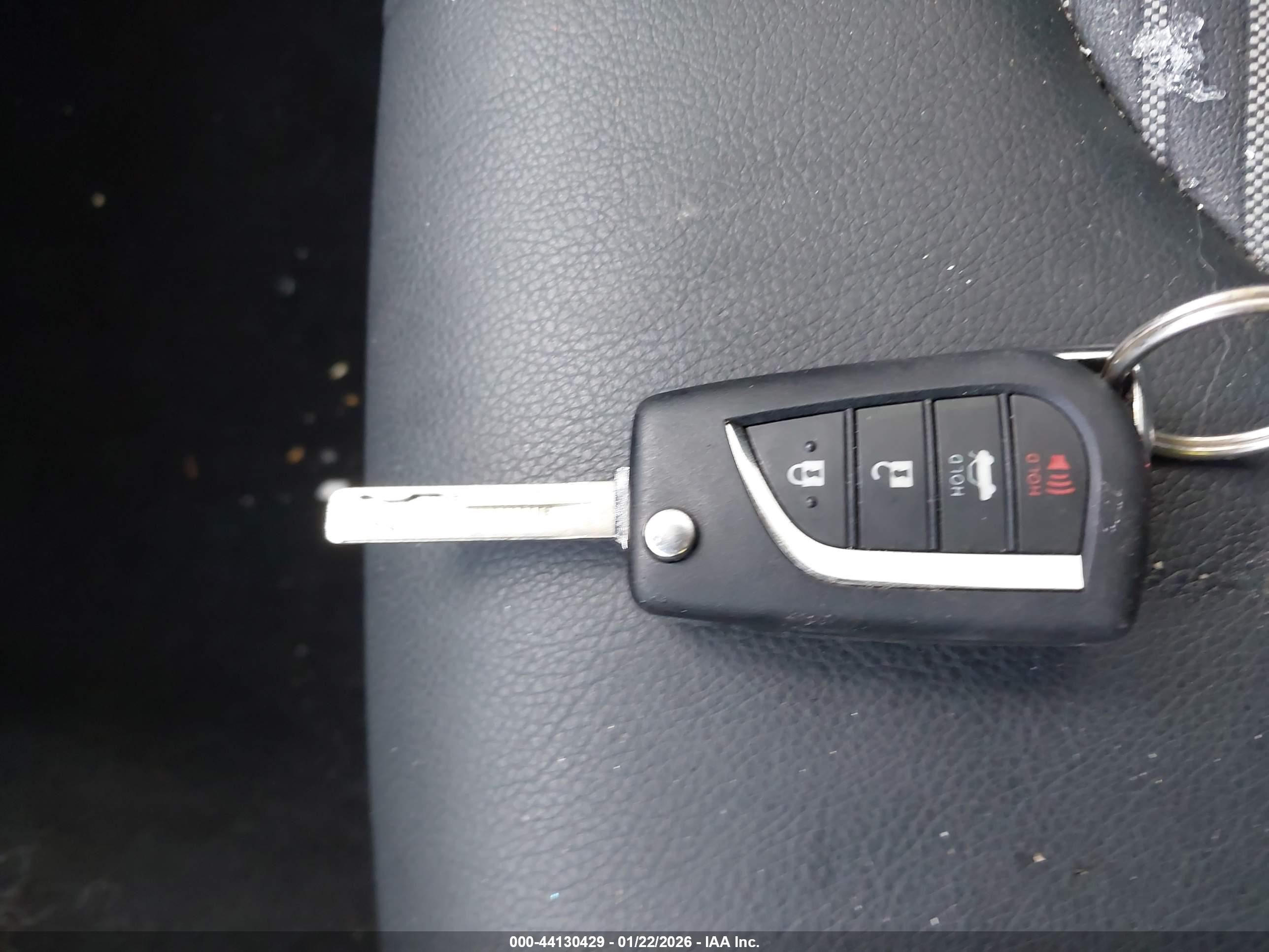 TOYOTA CAMRY image 11