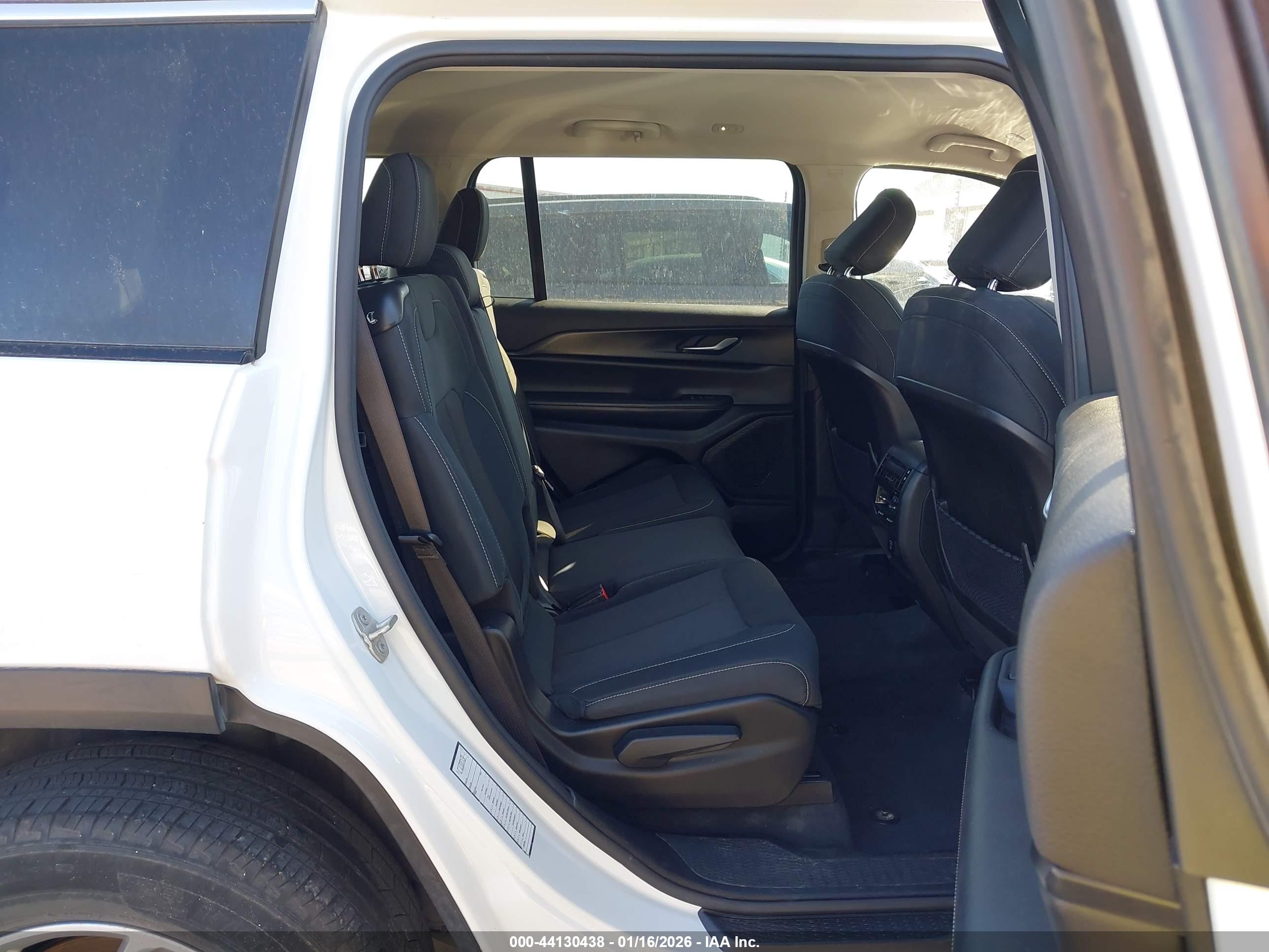 JEEP GRAND image 8