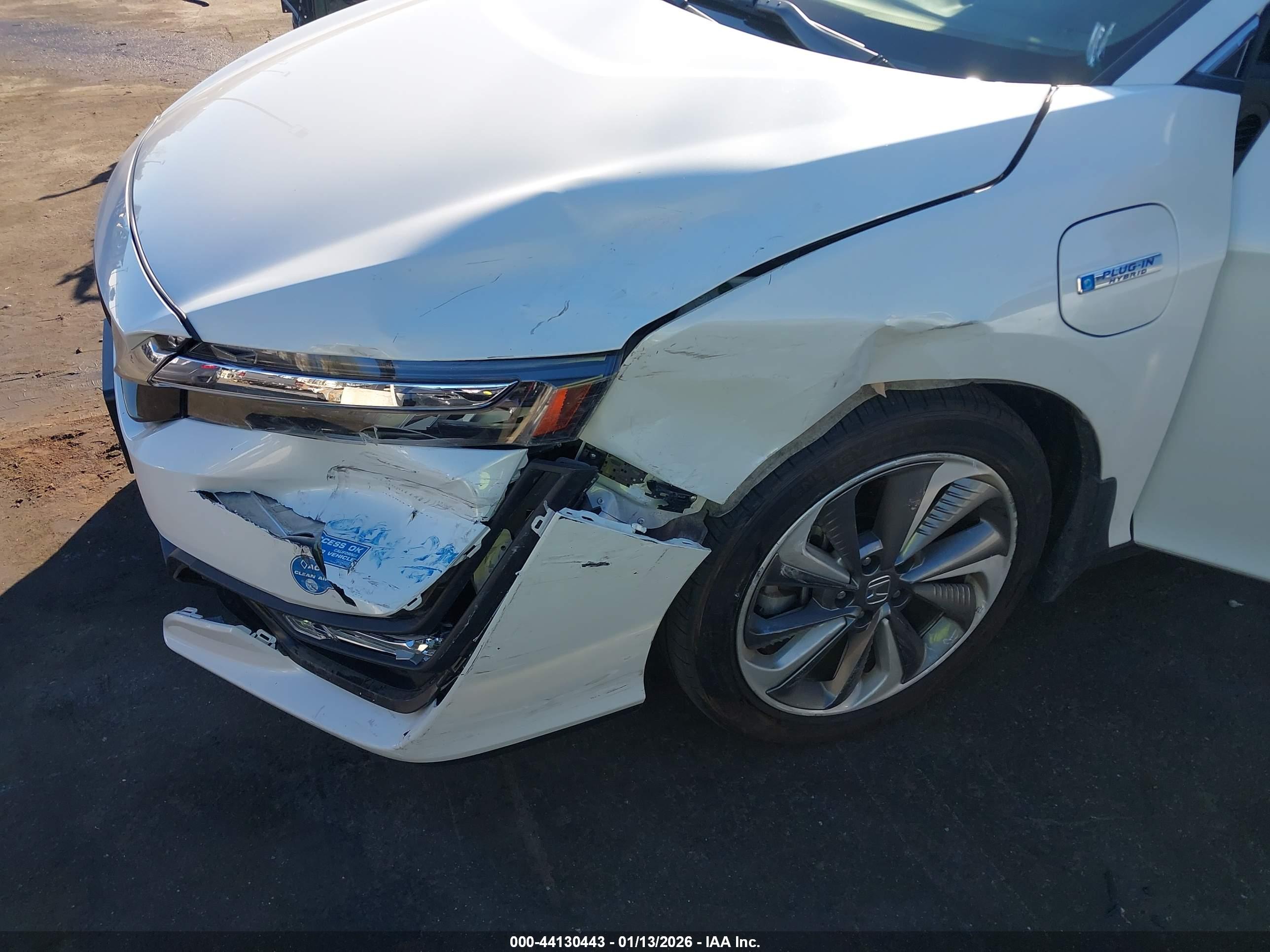 HONDA CLARITY image 6