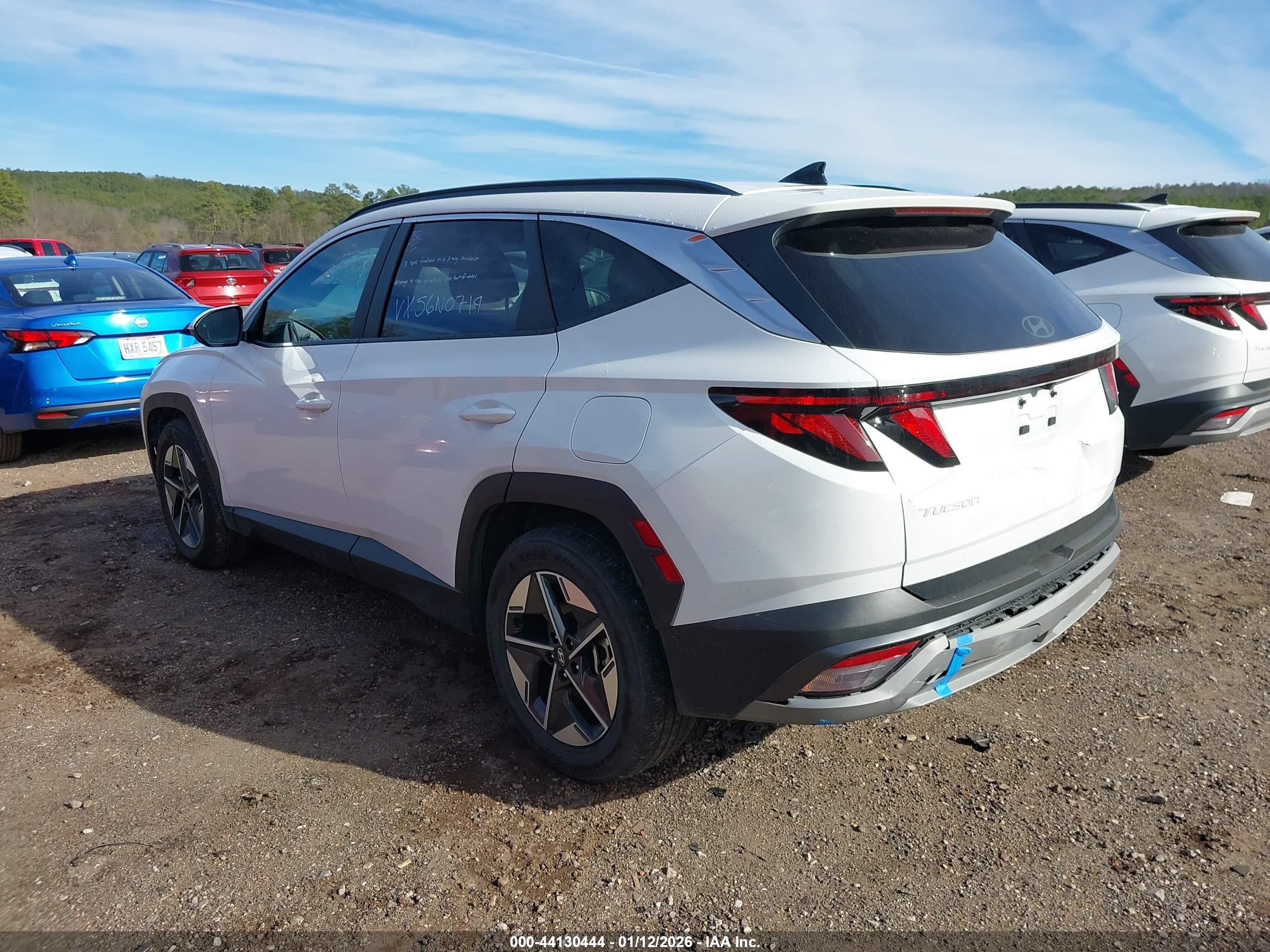 HYUNDAI TUCSON image 3
