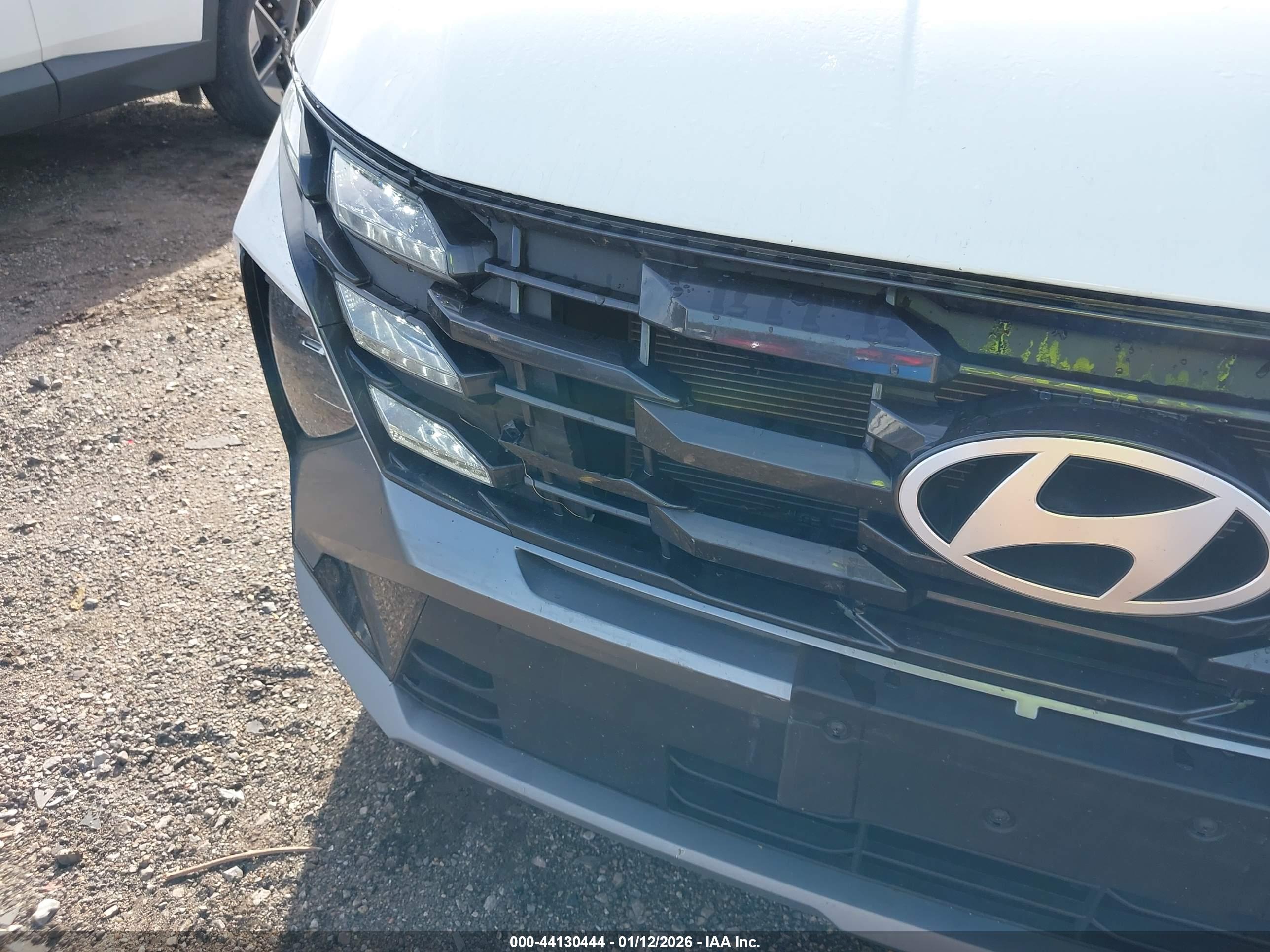 HYUNDAI TUCSON image 6