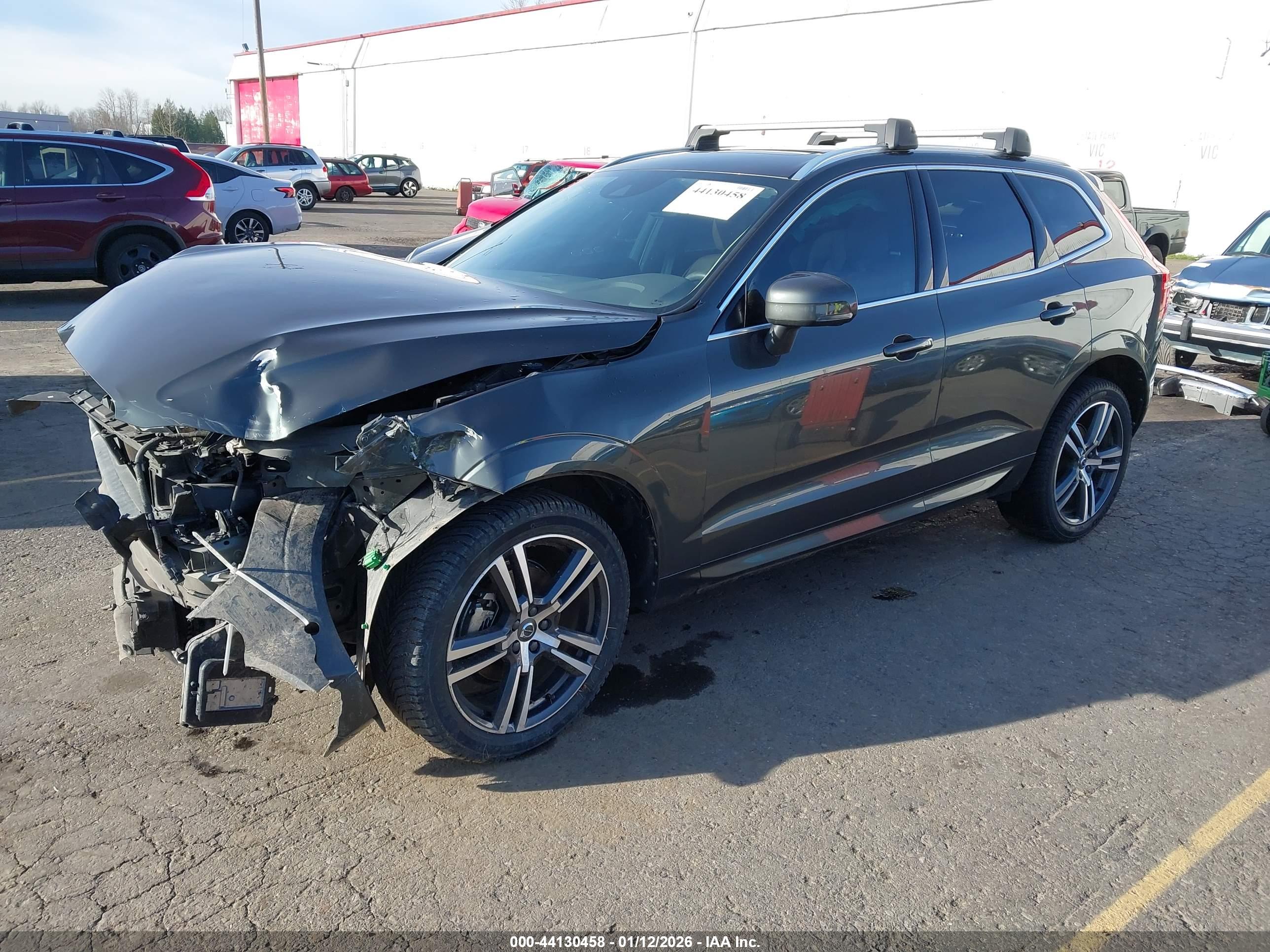 VOLVO XC60 image 2