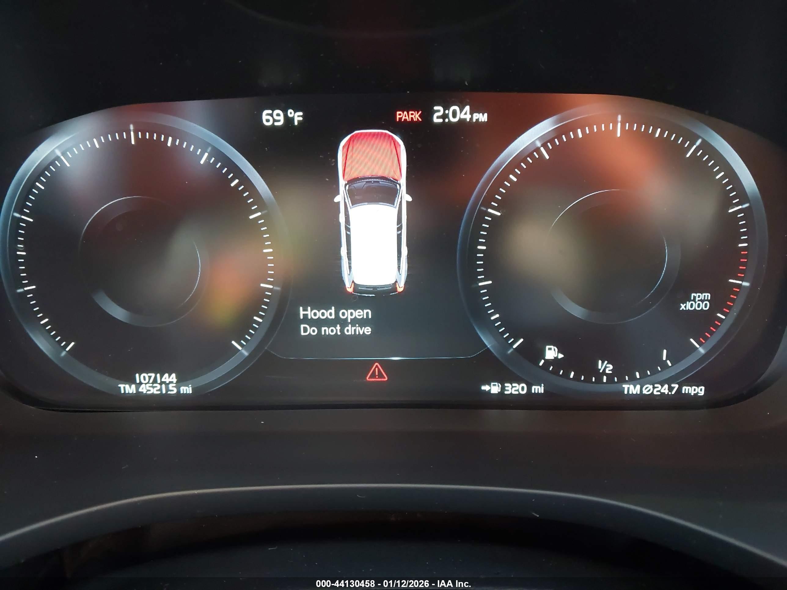 VOLVO XC60 image 7